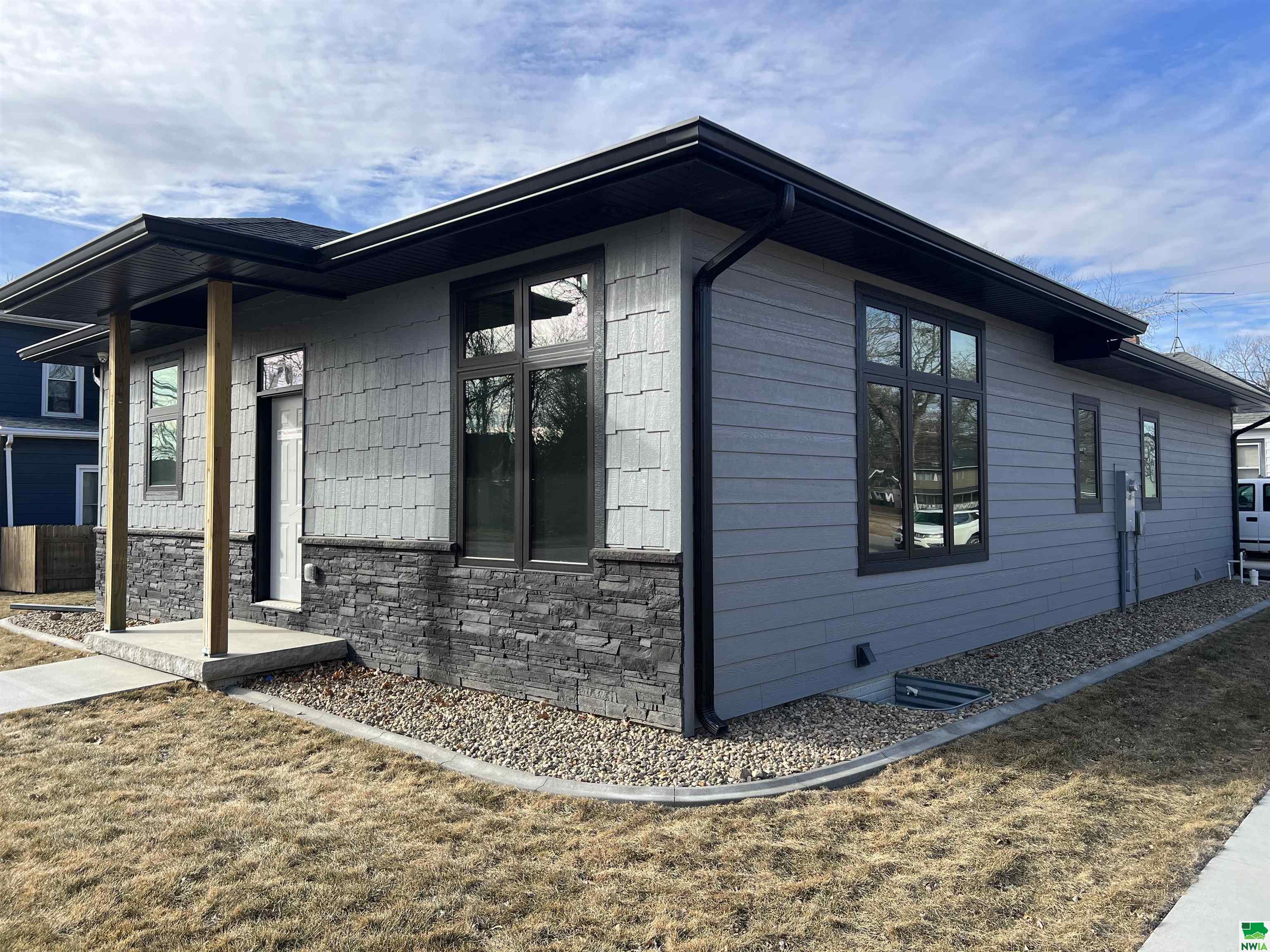 135 2ND AVE NW, LeMars, IA 51031 