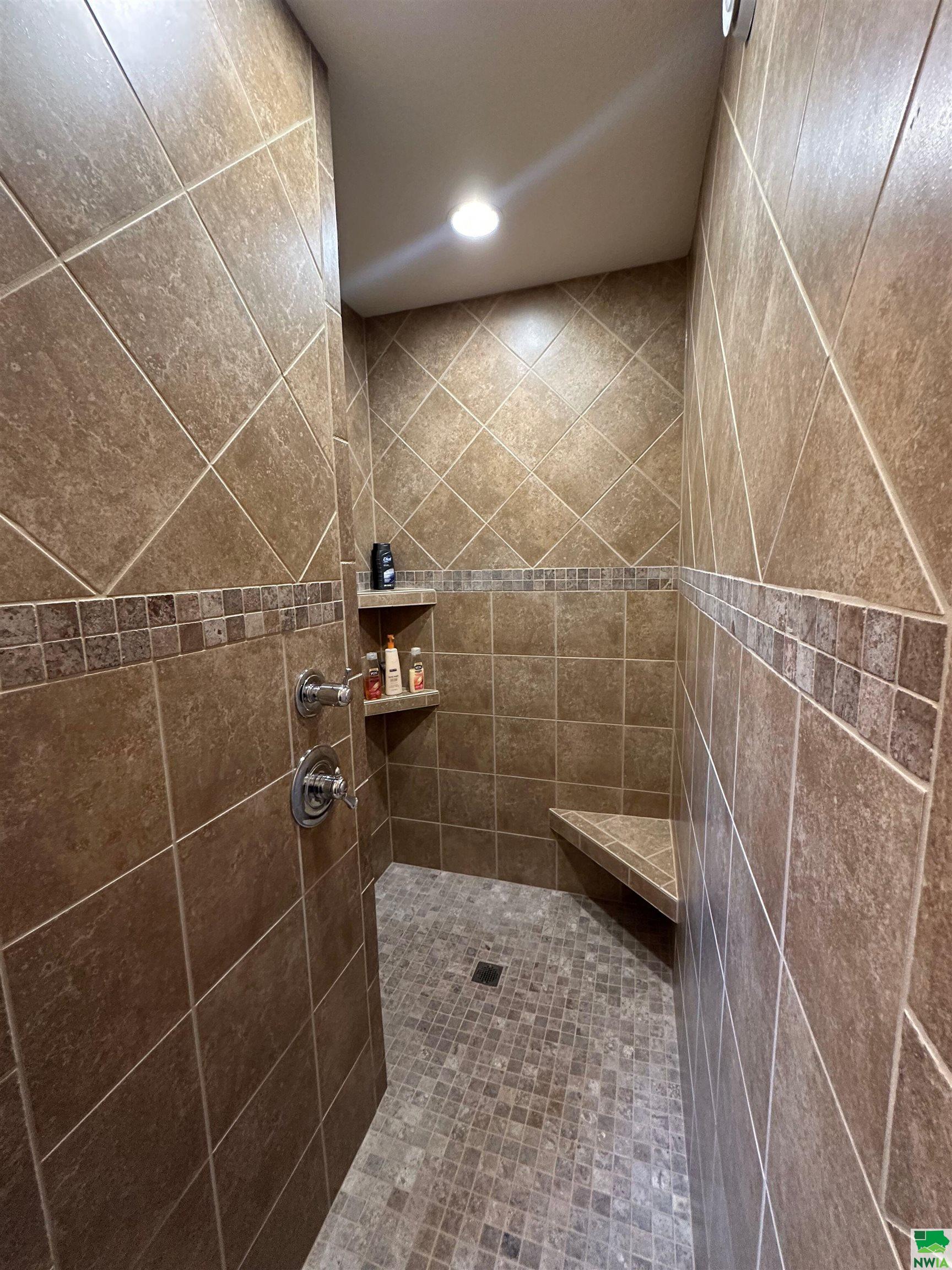 MLS #827618
