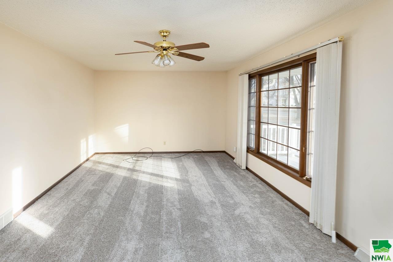 MLS #827624