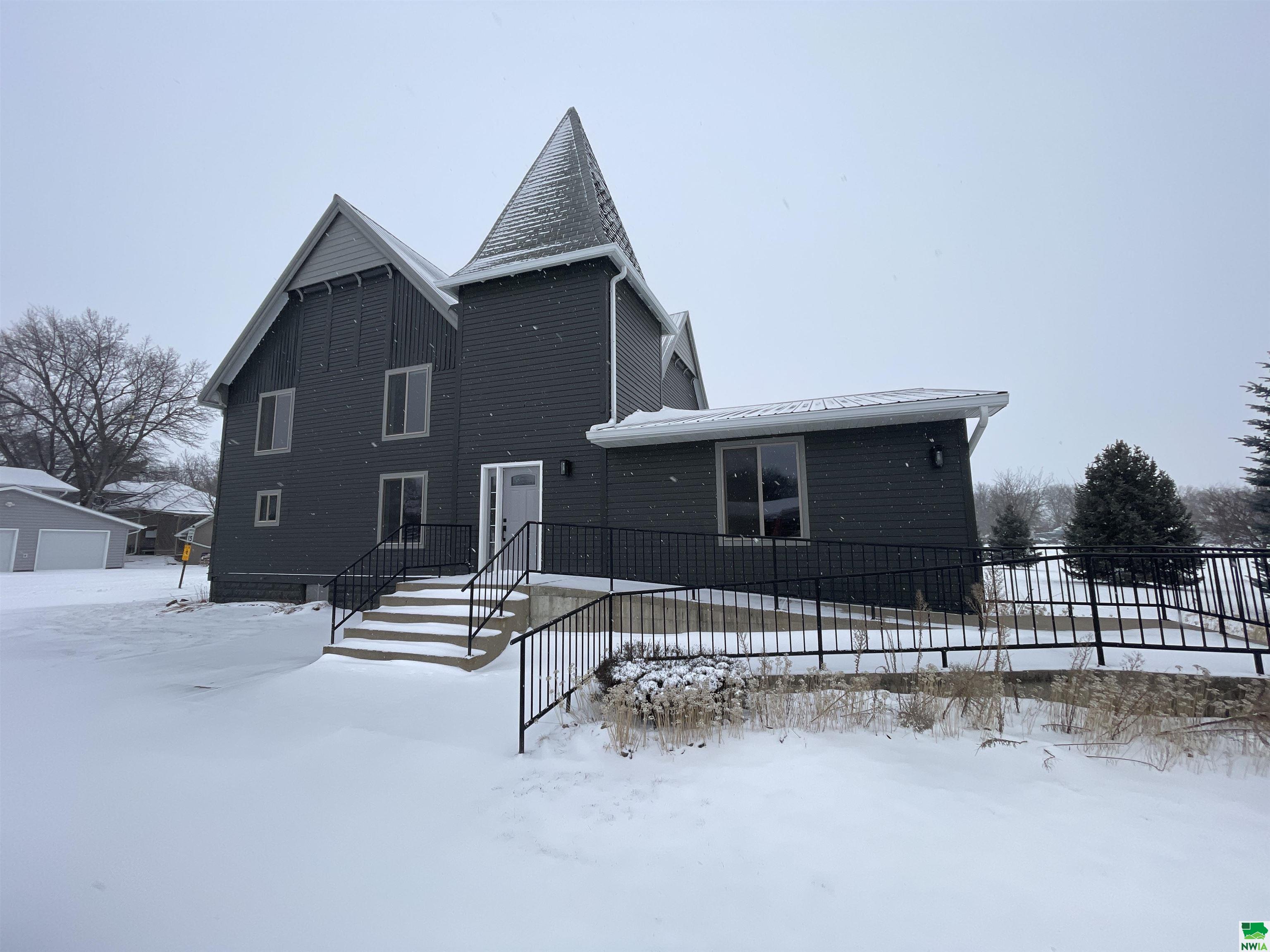 802 12th Street, Hawarden, IA 51023 