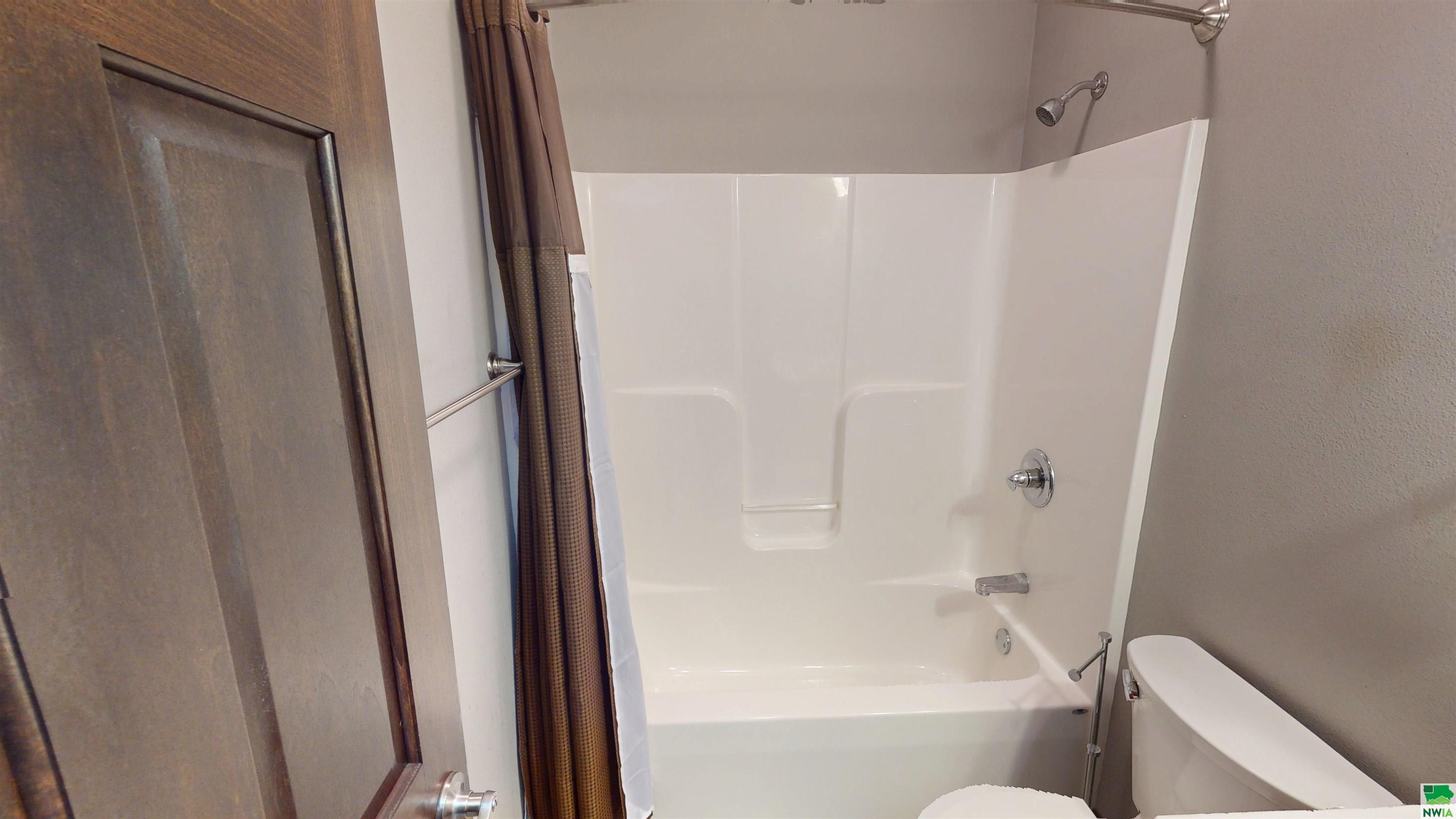 MLS #827644
