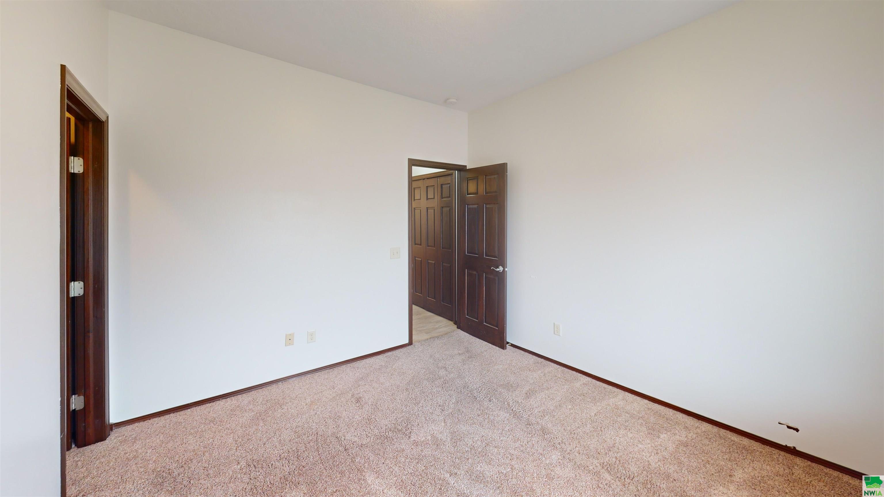 MLS #827644