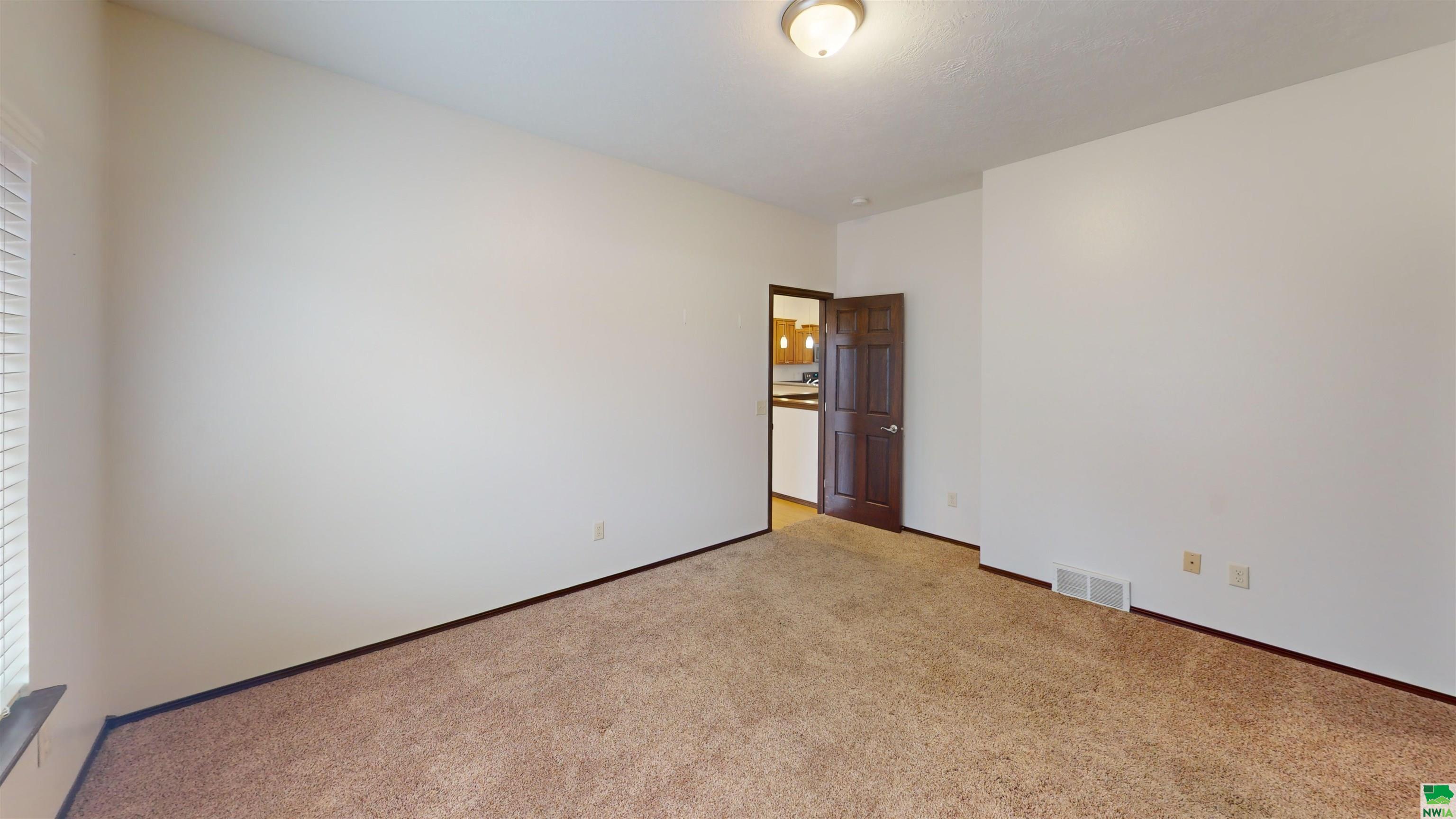 MLS #827644