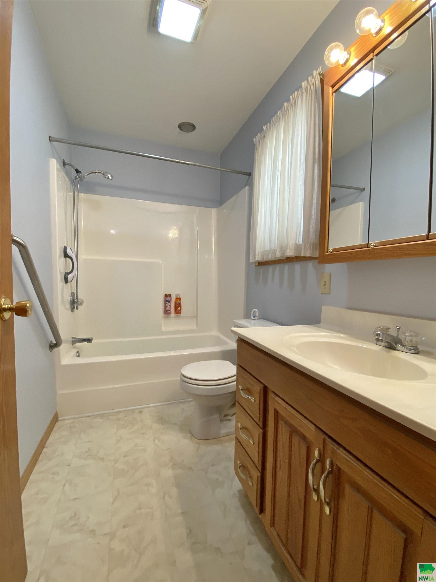 MLS #827660