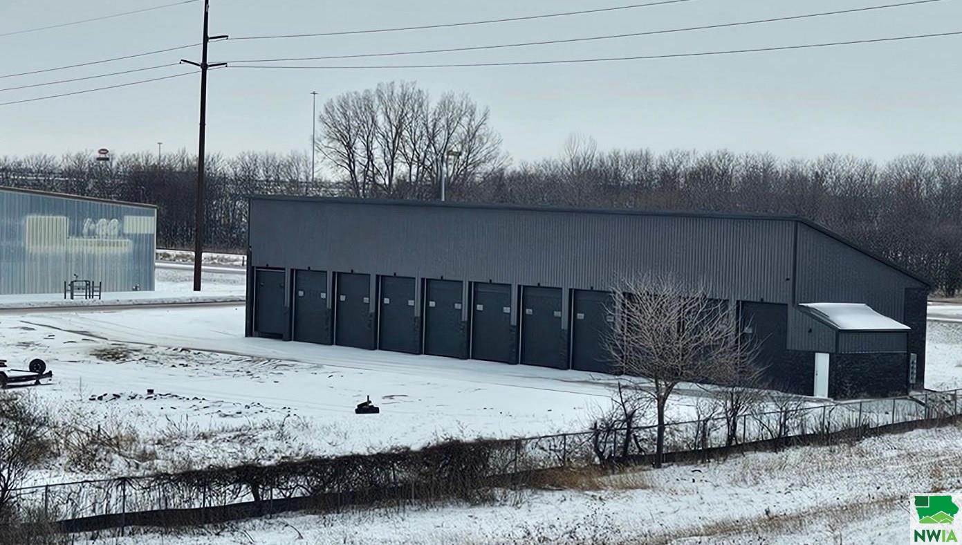 3001 Line Drive, Sioux City, IA 51106 
