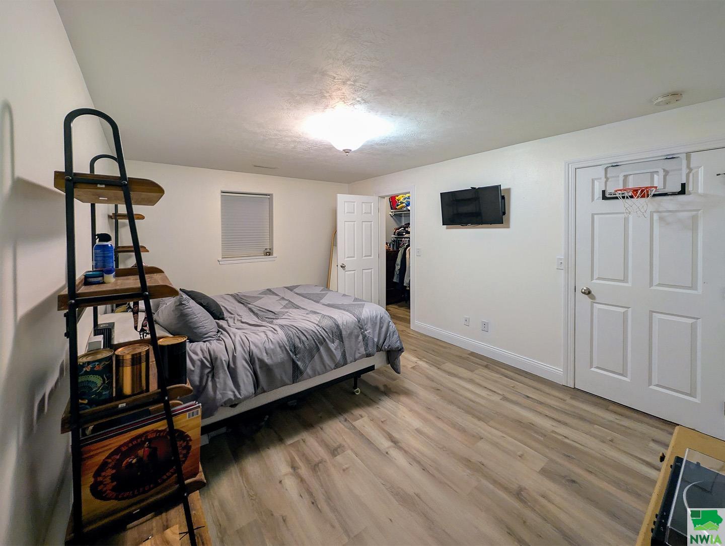 MLS #827677