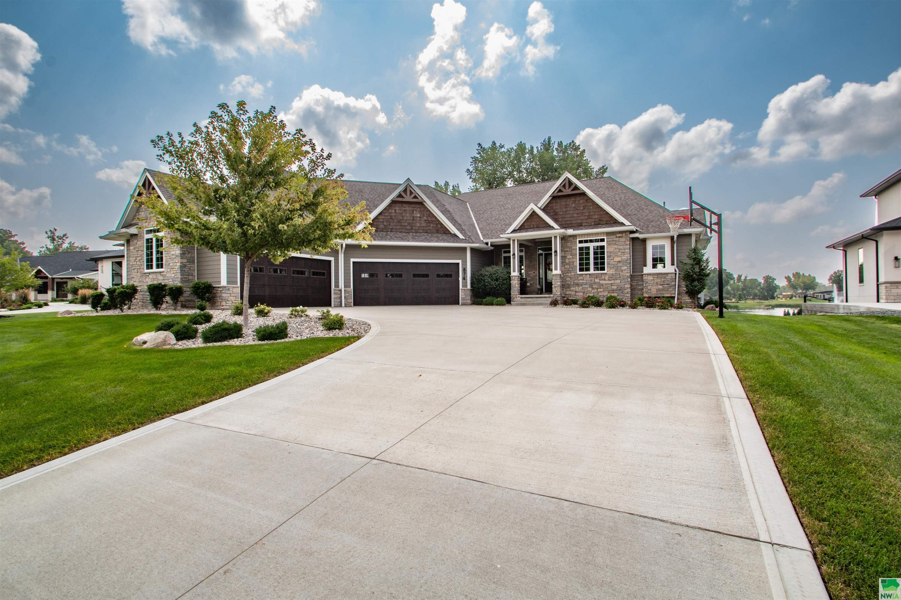 874 Spanish Bay N, Dakota Dunes, SD 57049 