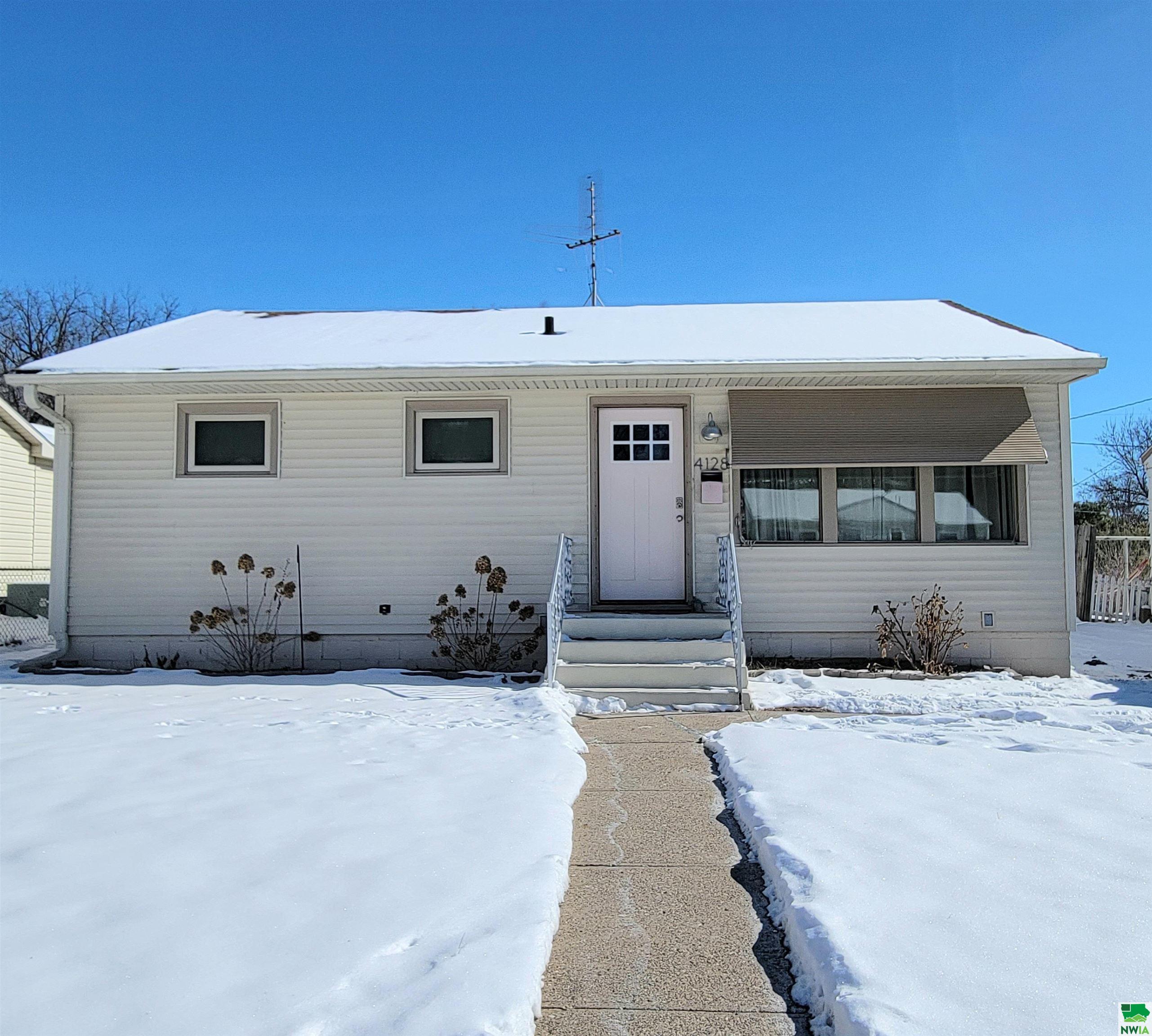 4128 Adams, Sioux City, IA 51108 