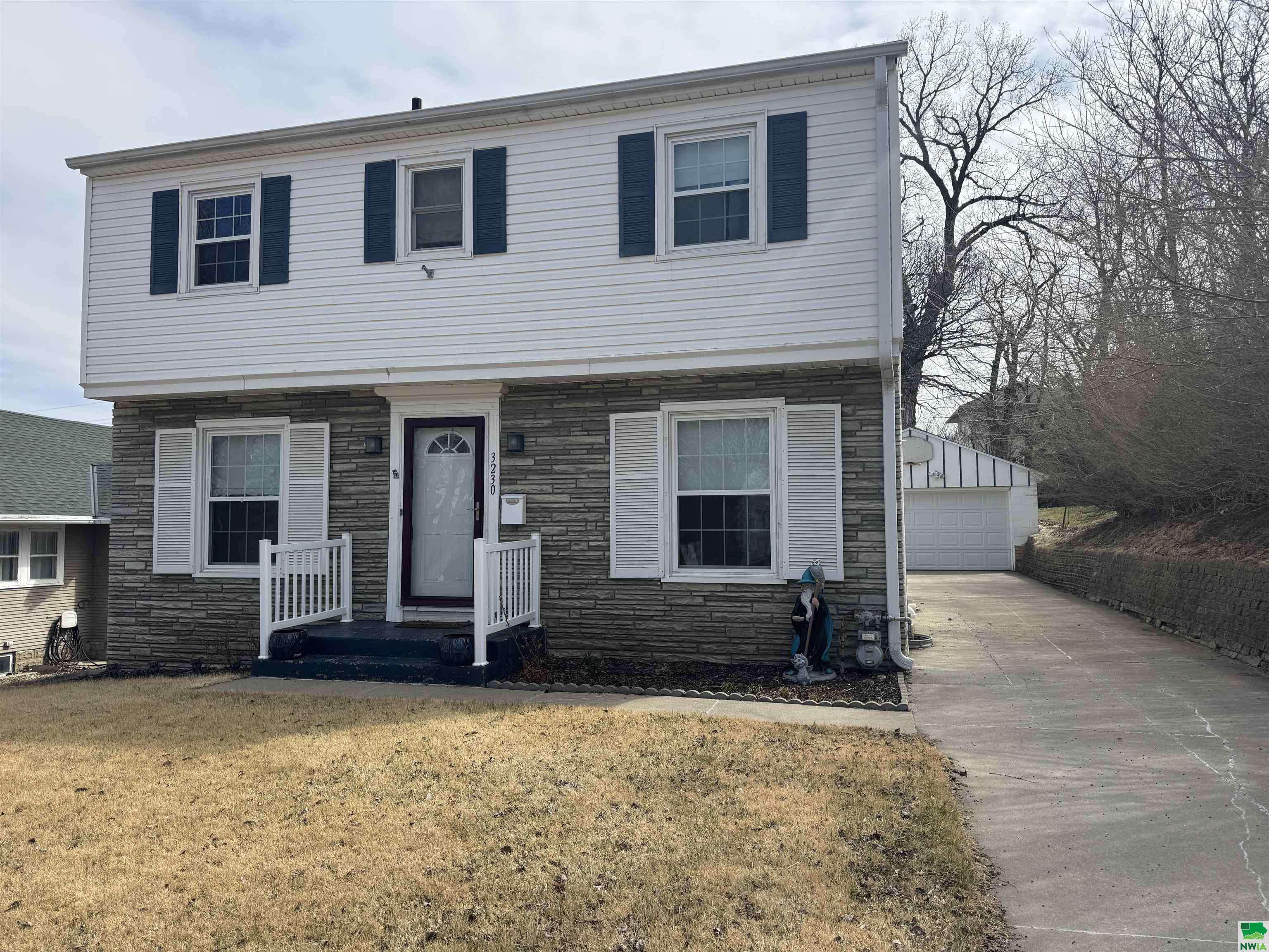 3230 Nebraska St, Sioux City, IA 51104 