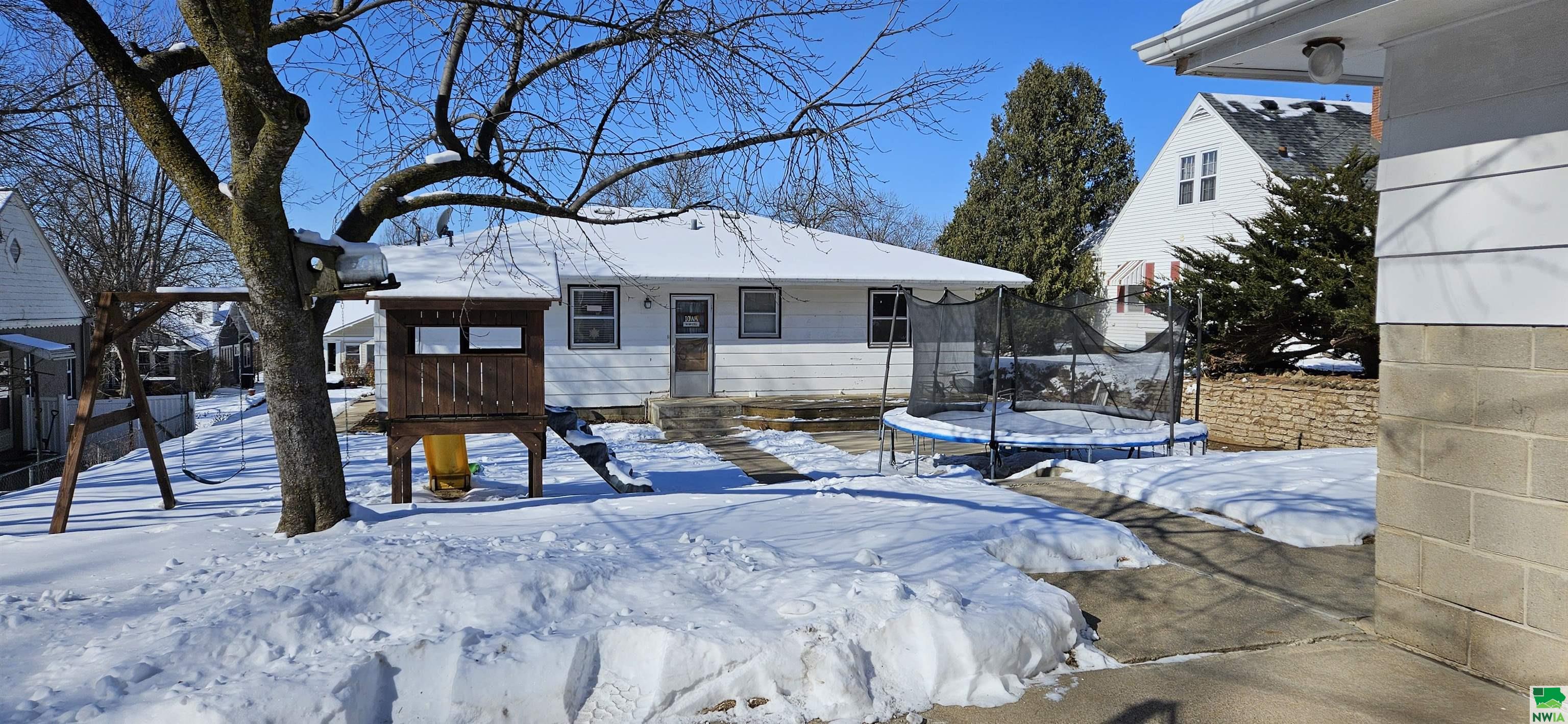 MLS #827704