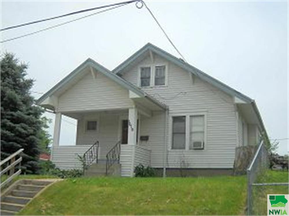 1616 Palmer Avenue W, Sioux City, IA 51103 