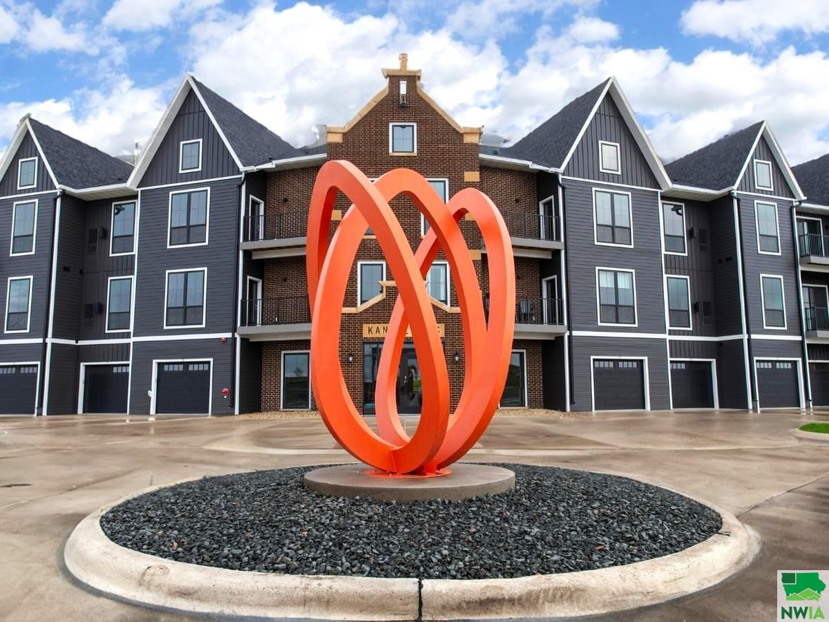1311 Canal Court SE, Orange City, IA 51041 