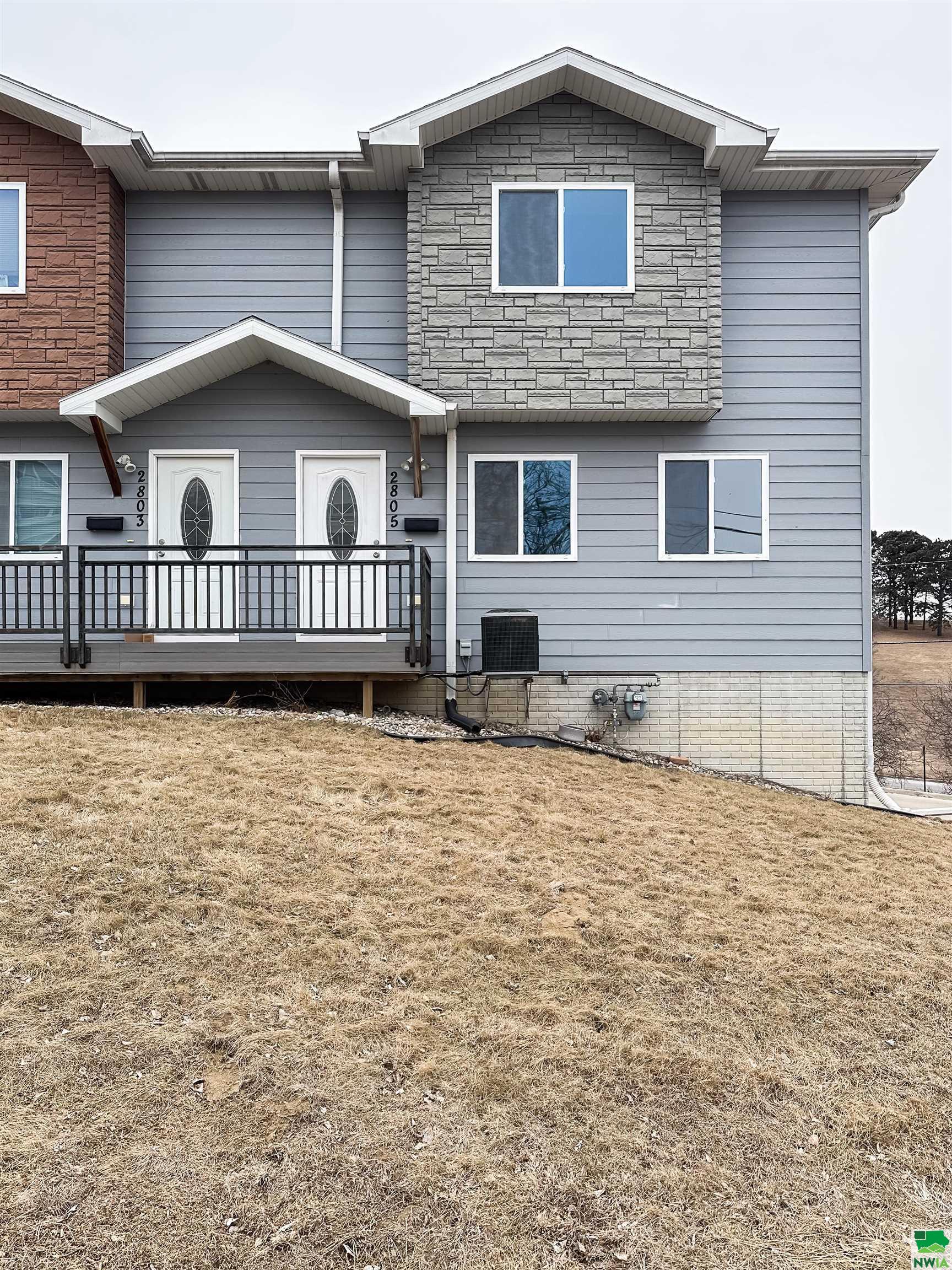 2805 Stone Park Blvd, Sioux City, IA 51104 