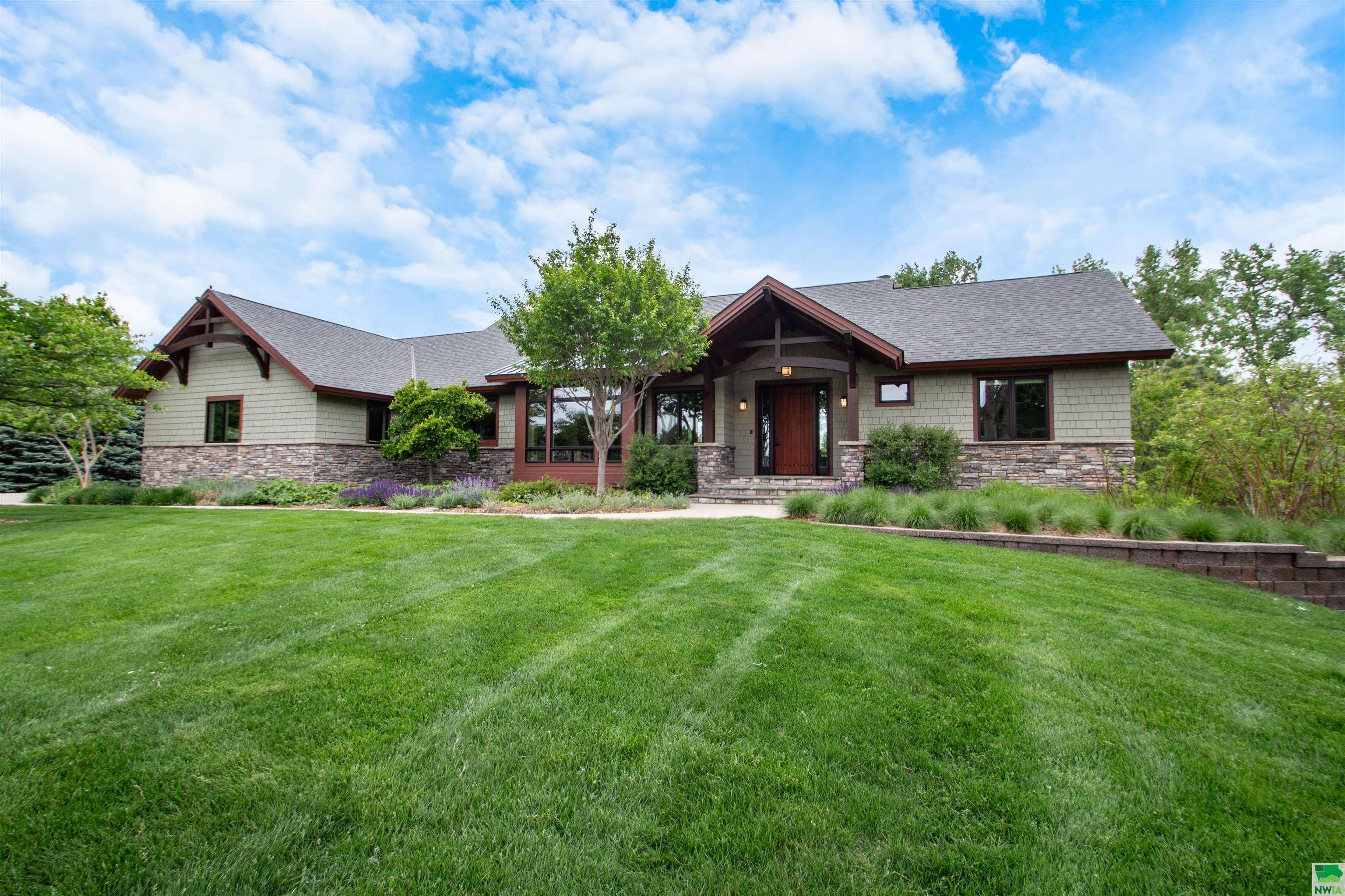 914 Wynstone Drive, Jefferson, SD 57038 