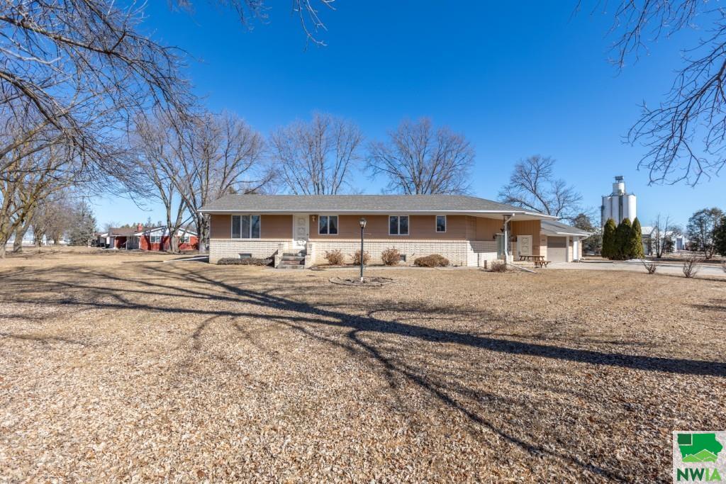 1112 Emerald Street, Onawa, IA 51040 