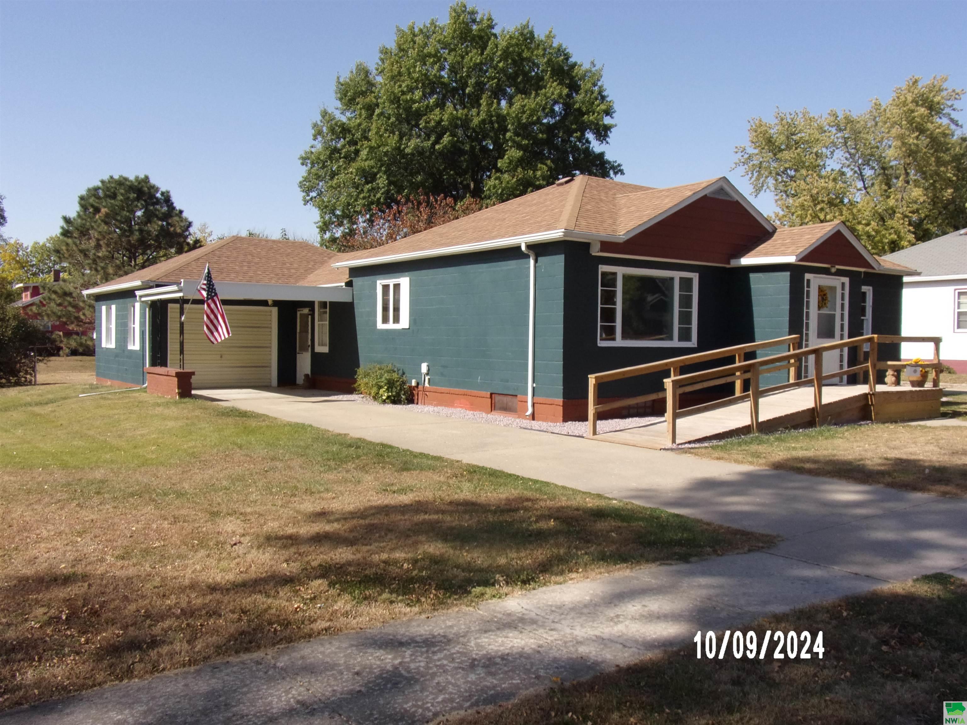 1511 AVENUE I						  						 , Hawarden						 , IA						  51023						  