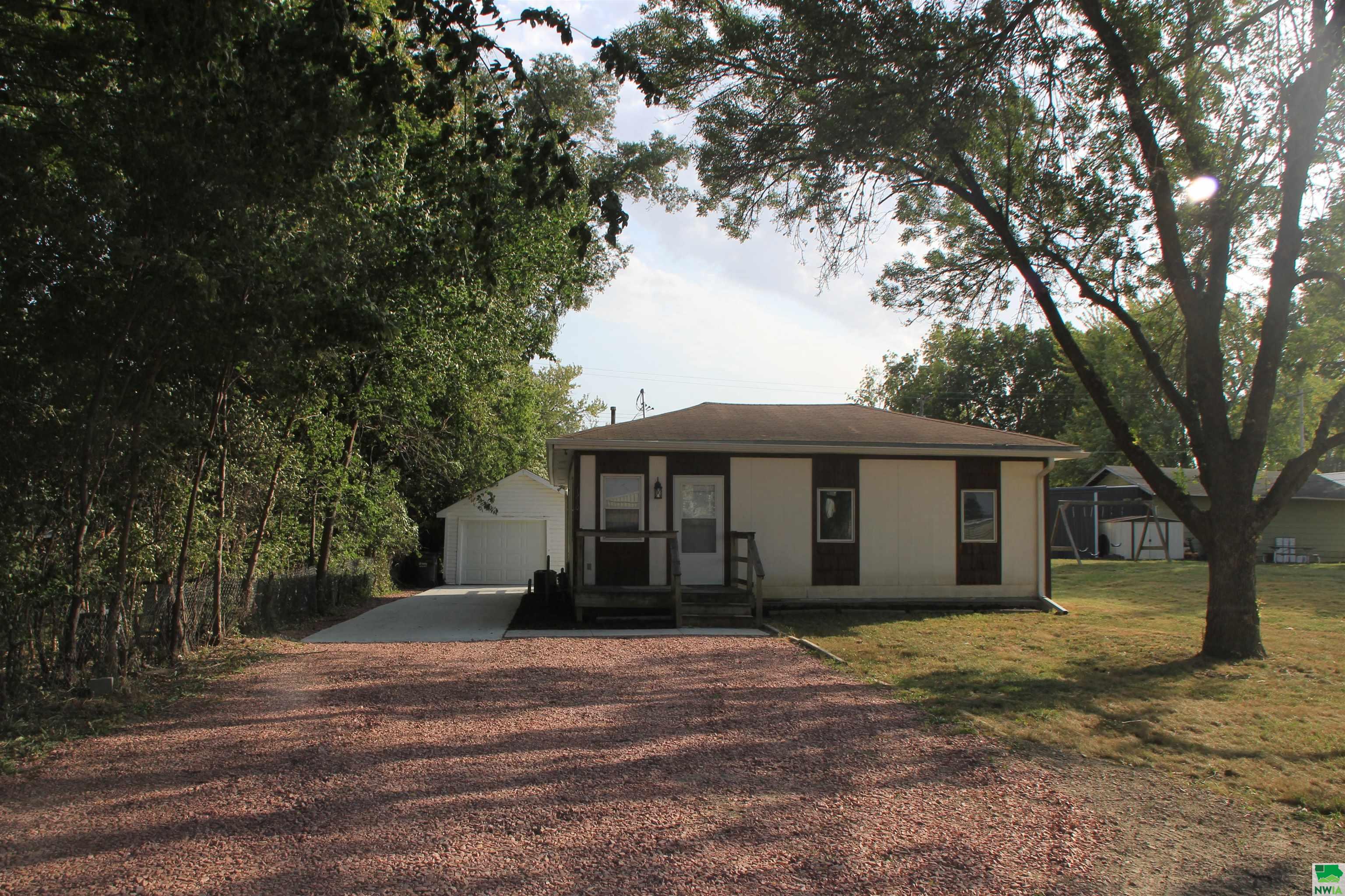 1210 Locust, Dakota City, NE 68730 