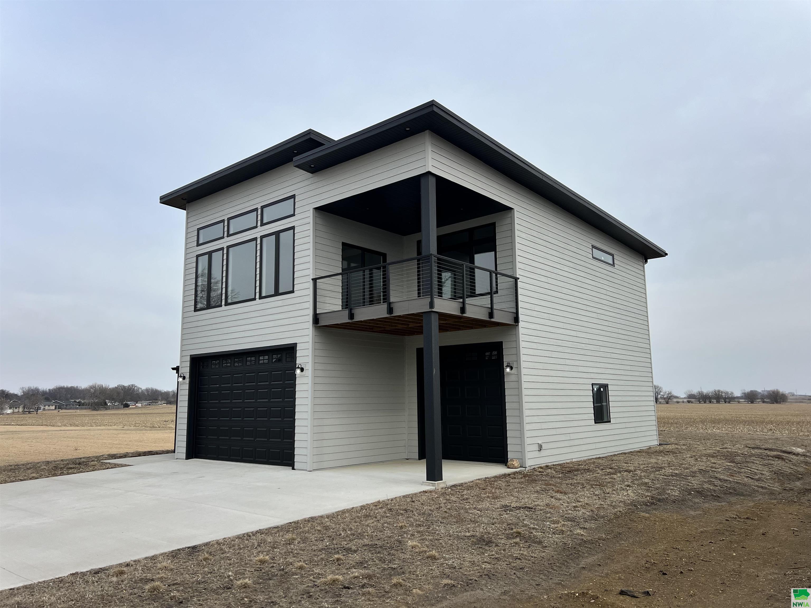 903 LAKESHORE DR, Lakeside, IA 50588 