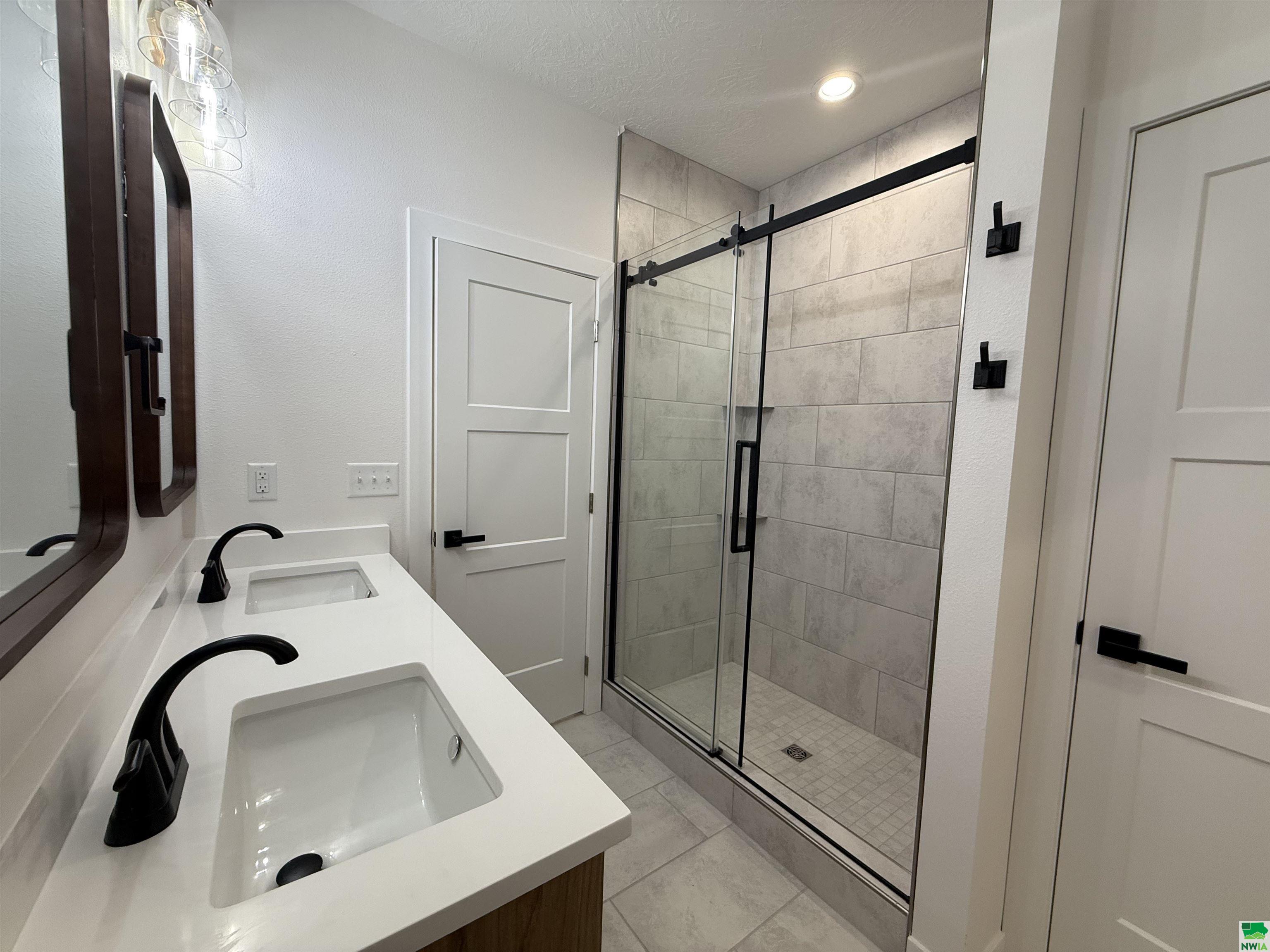 MLS #827822