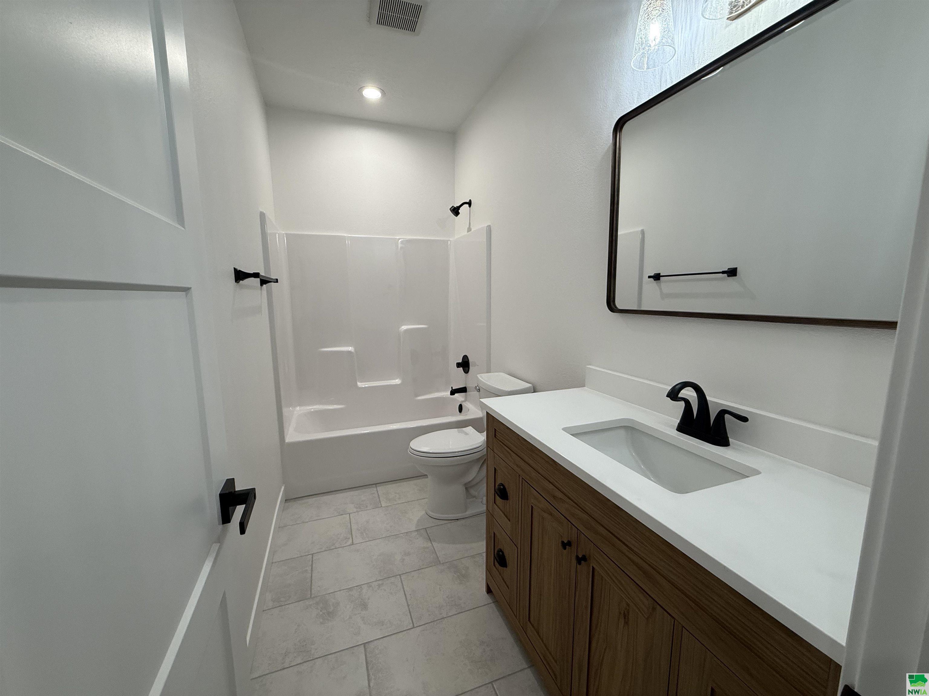 MLS #827822