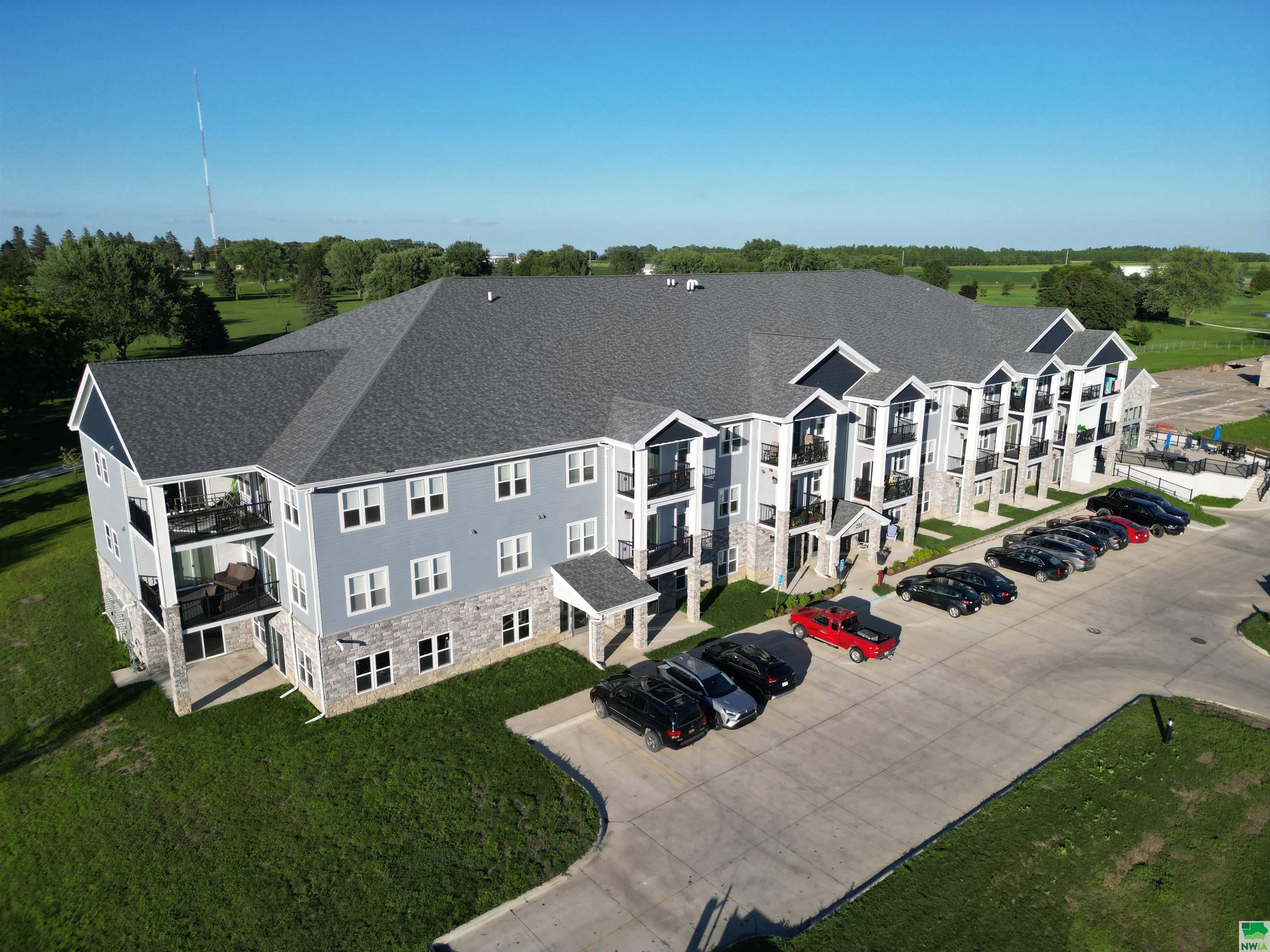 201 SUNRISE PARK RD #202, Storm Lake, IA 50588 