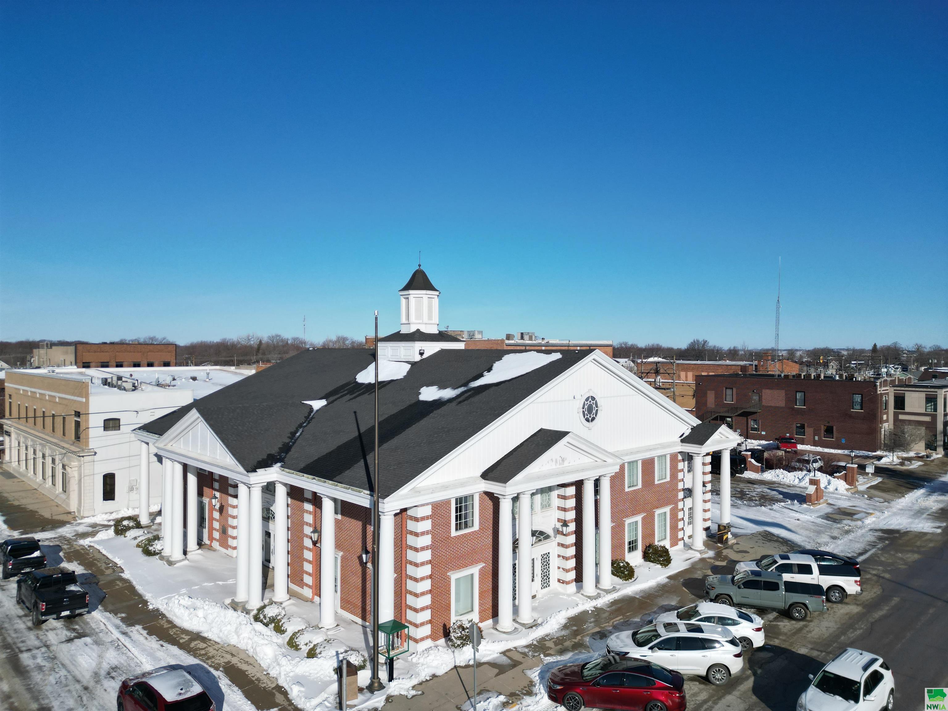 121 5TH ST E, Storm Lake, IA 50588 