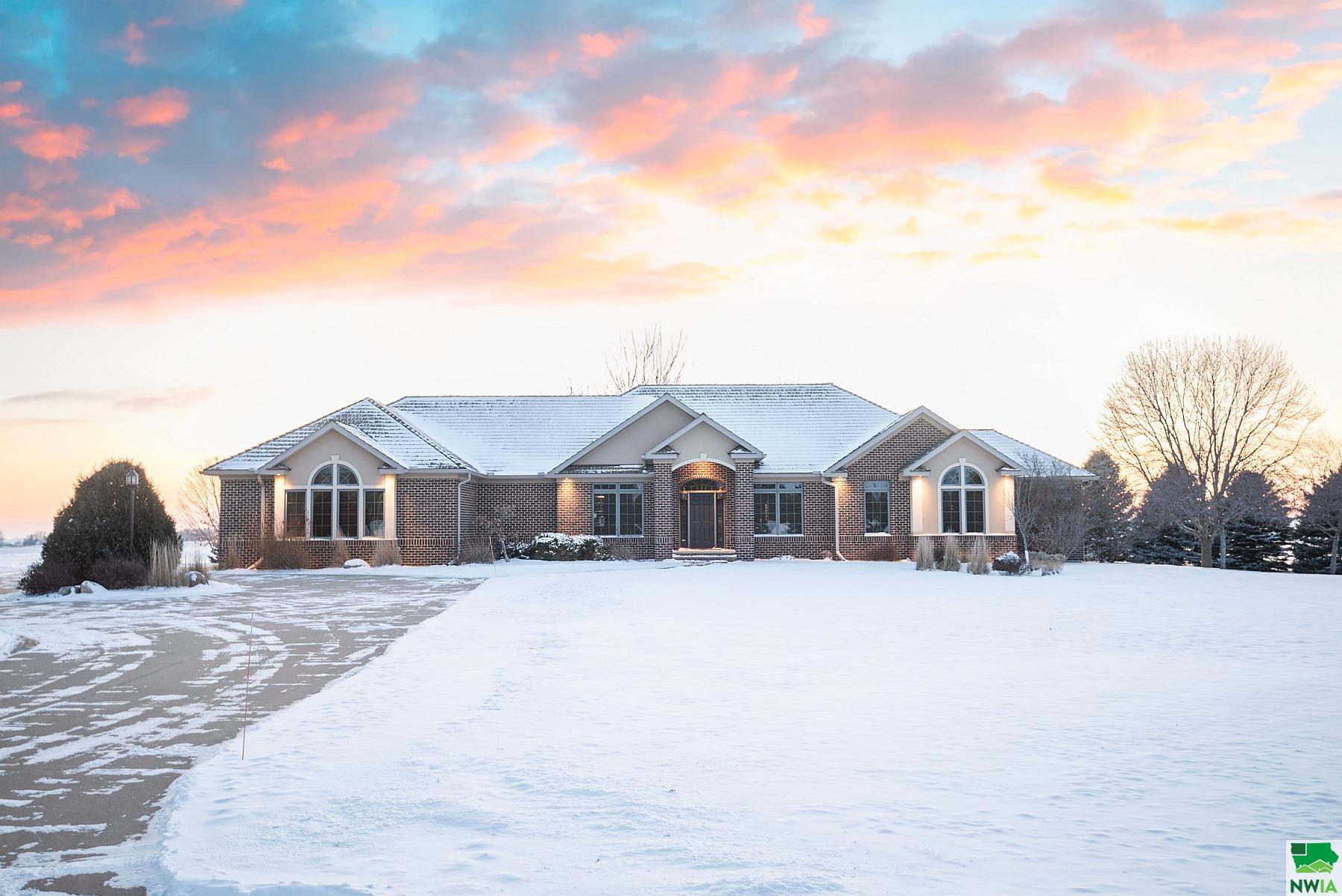 2008 ARIZONA AVE NW, Orange City, IA 51041 