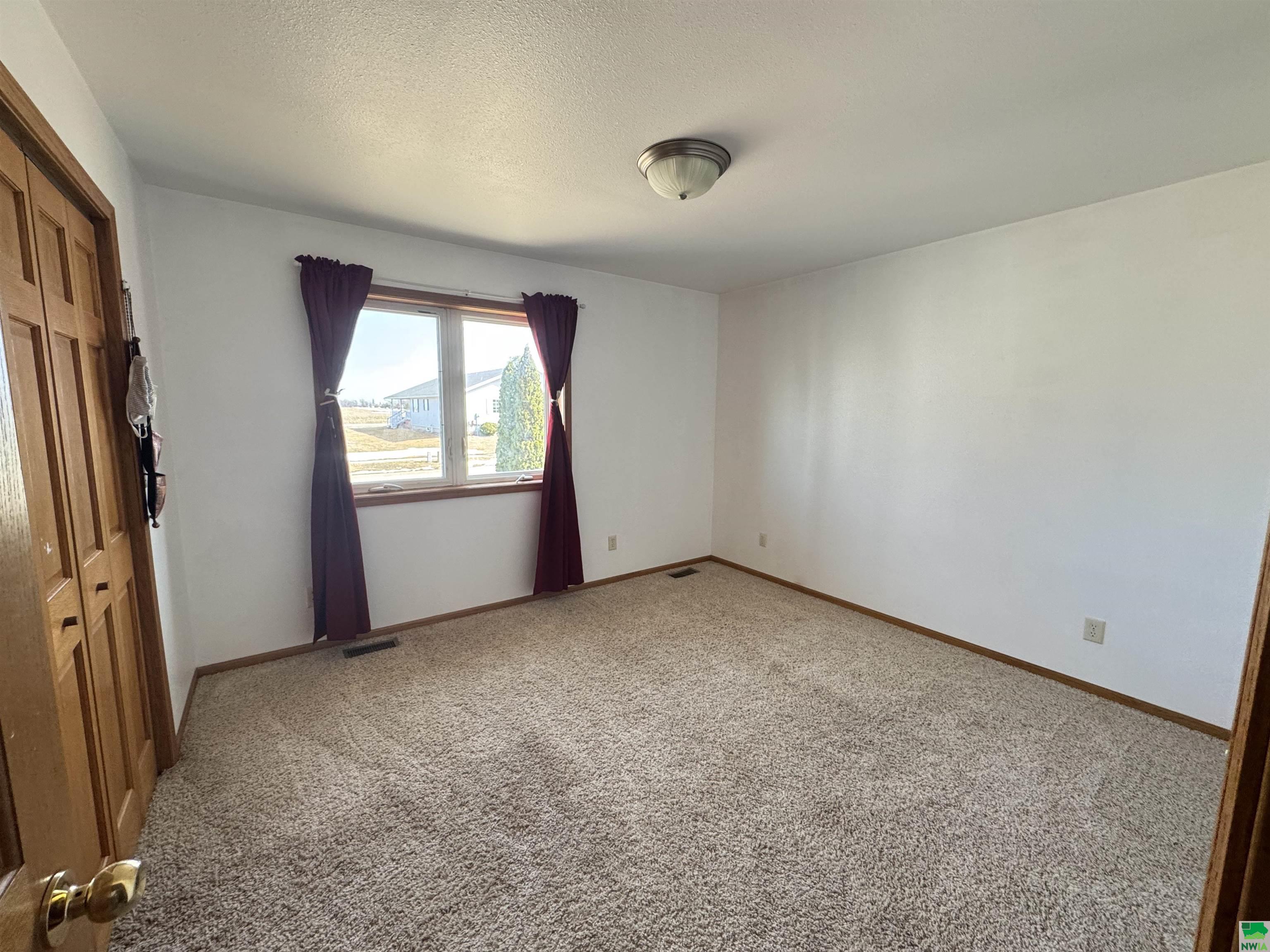 MLS #827885