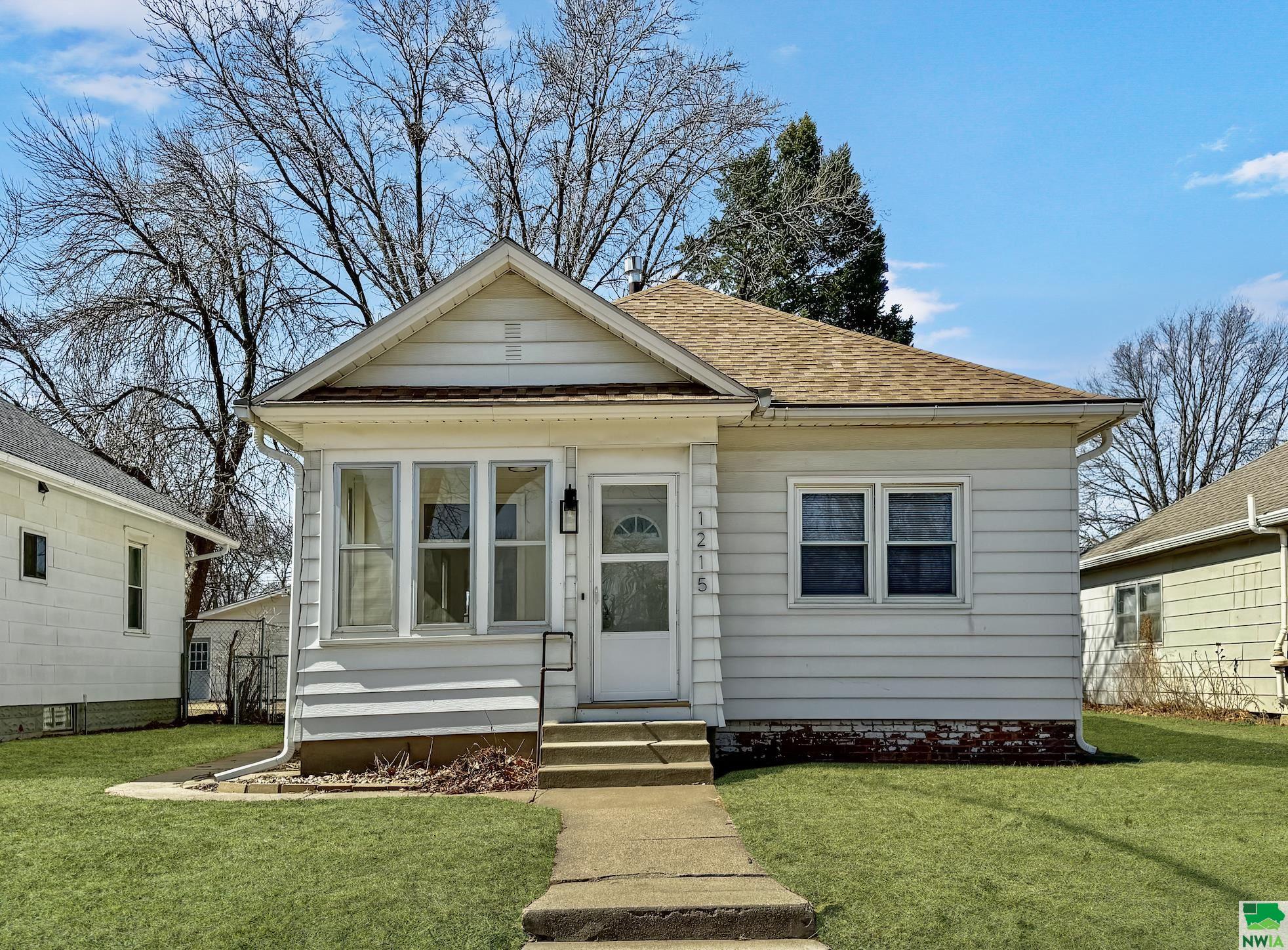 1215 Cecelia S, Sioux City, IA 51106 