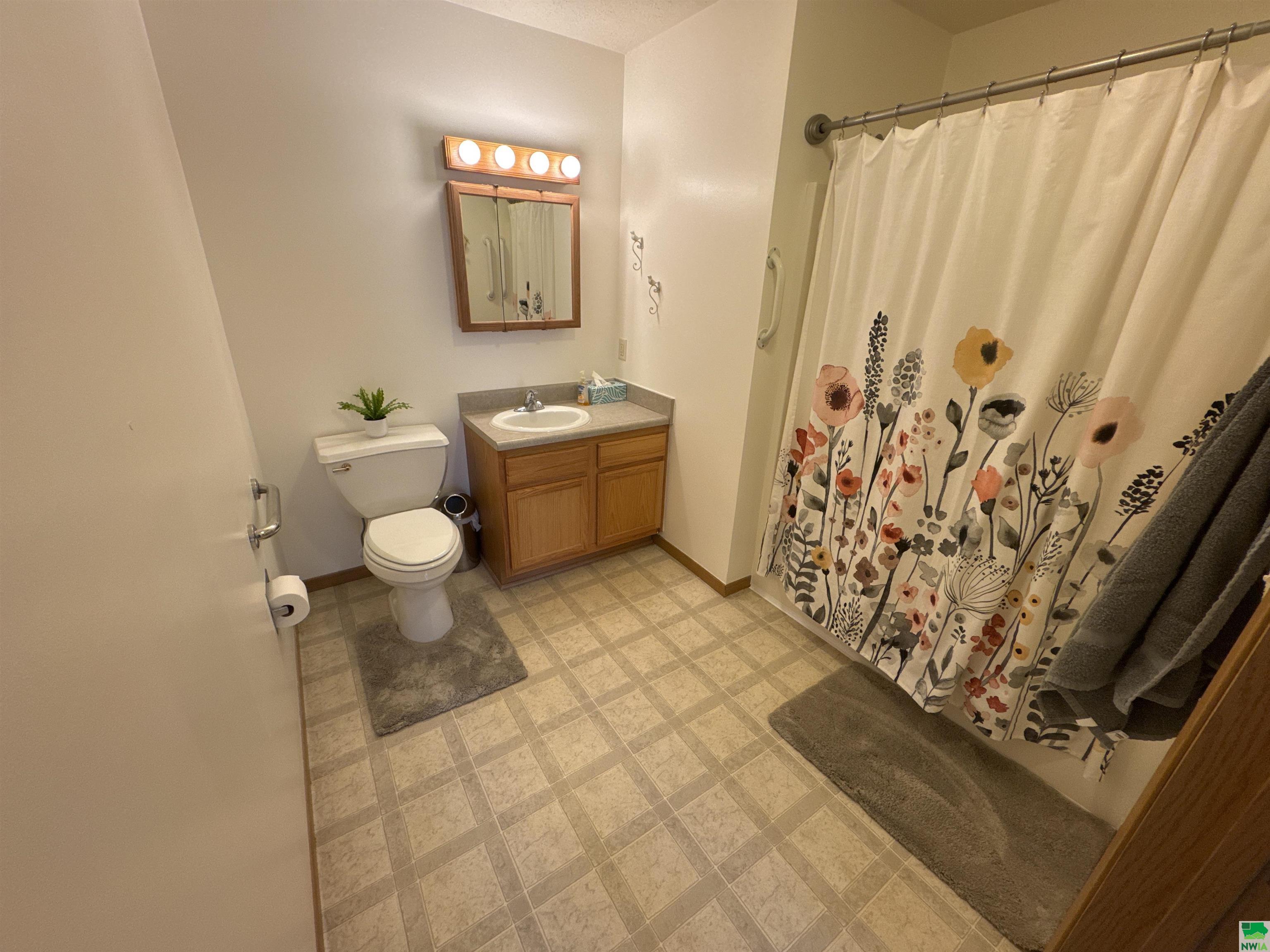 MLS #827915