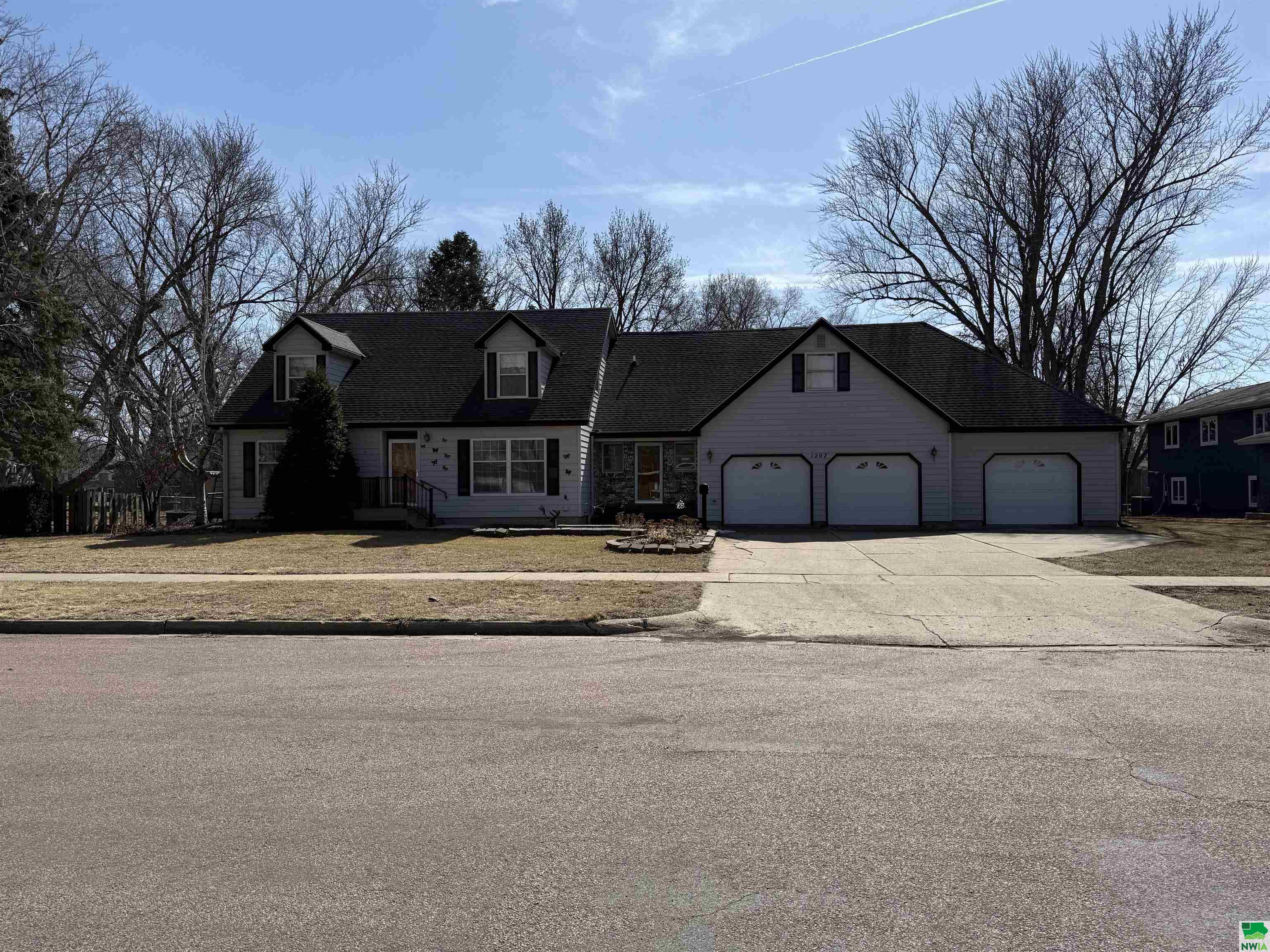 1207 Crestview Dr., Vermillion, SD 57069 