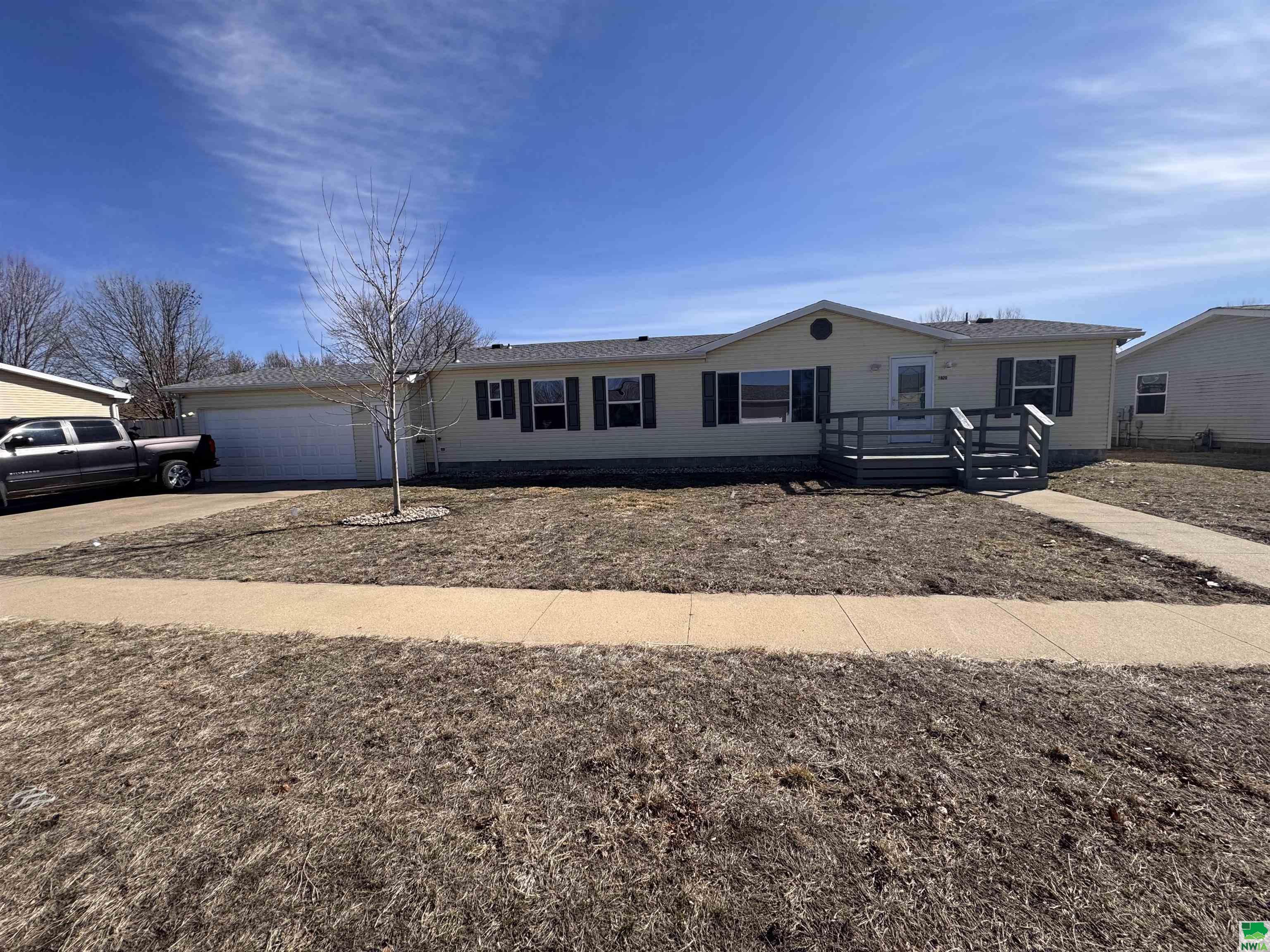 1920 Cavalier Way, Sioux City, IA 51109 