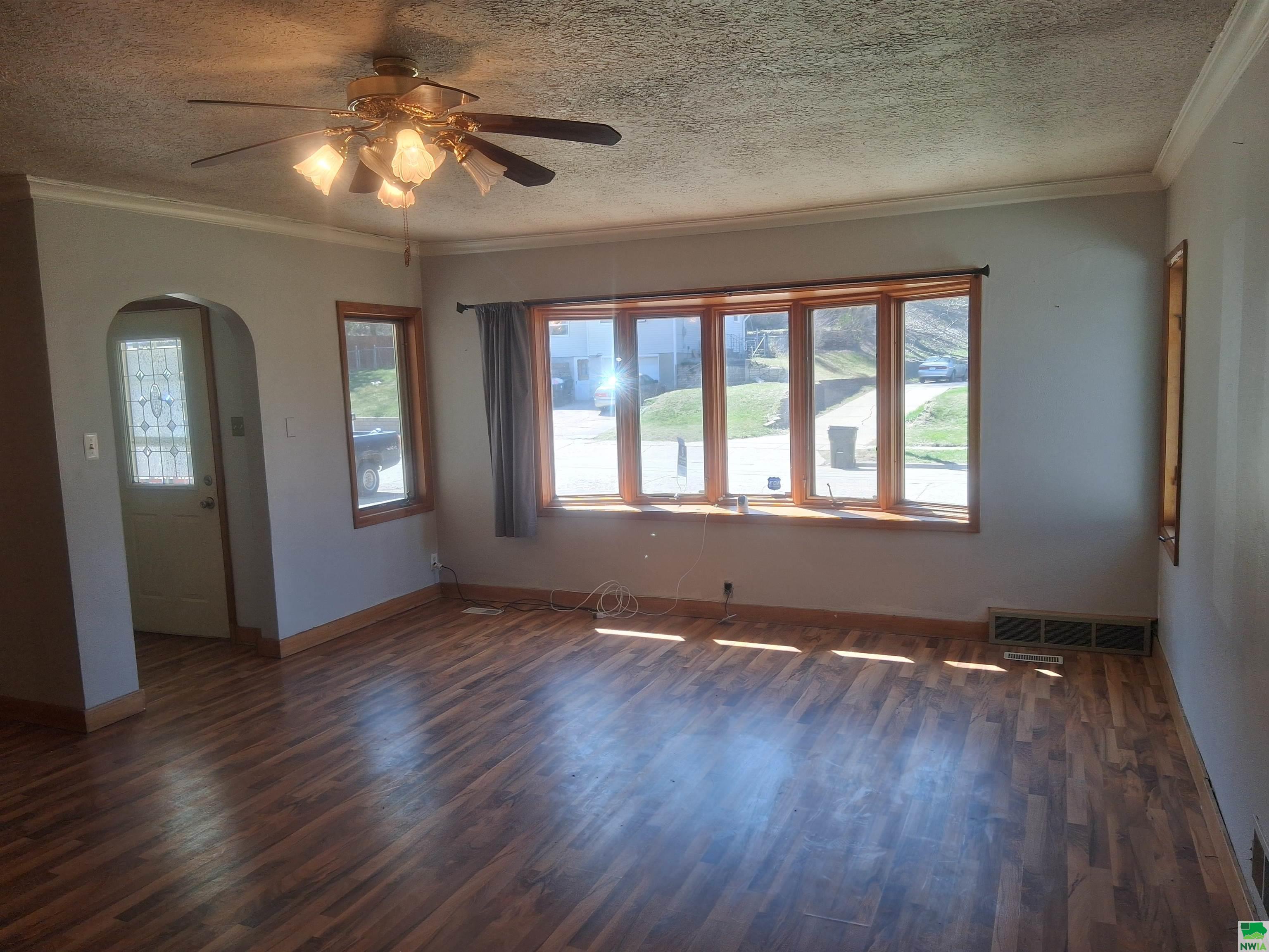 MLS #827937