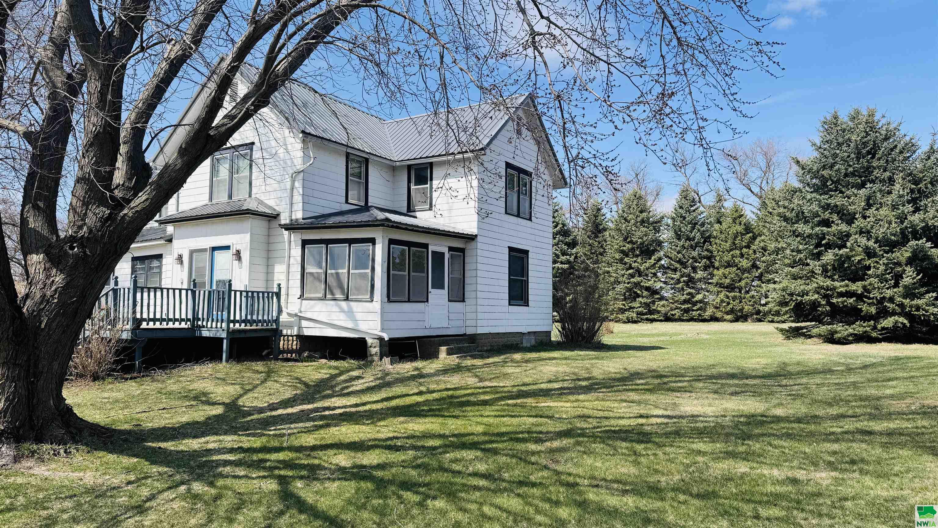 1661 Hancock Ave, Moville, IA 51039 