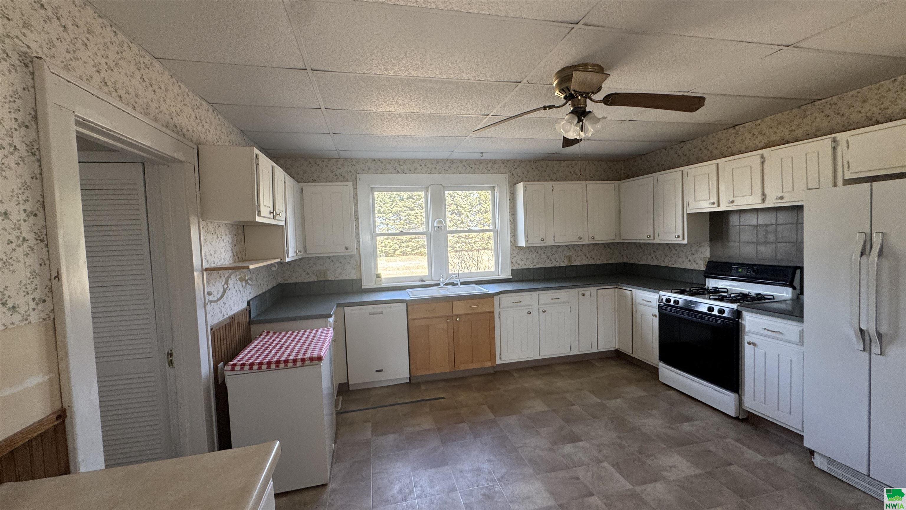 MLS #827946