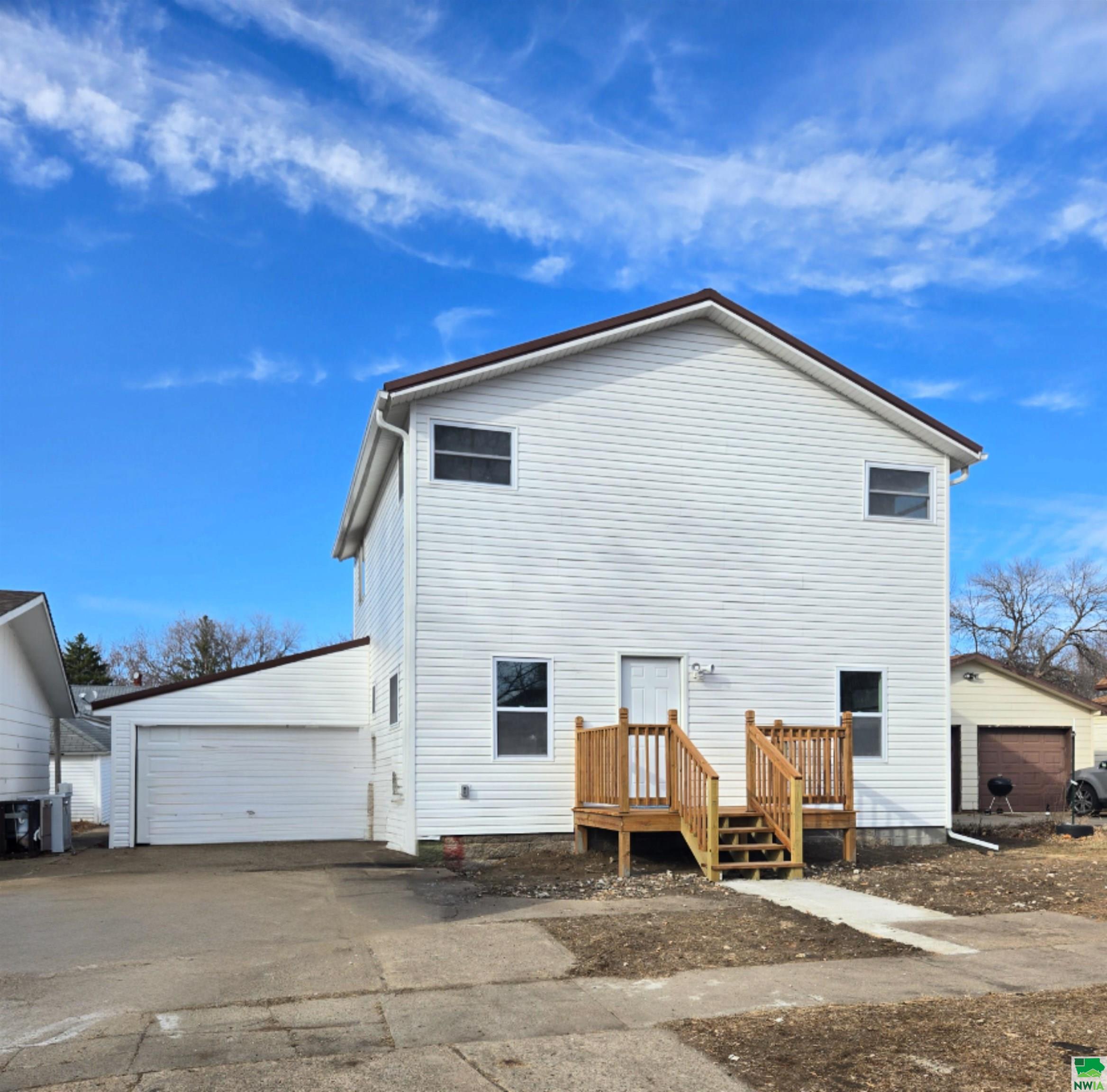 421 Sargent St., Akron, IA 51001 