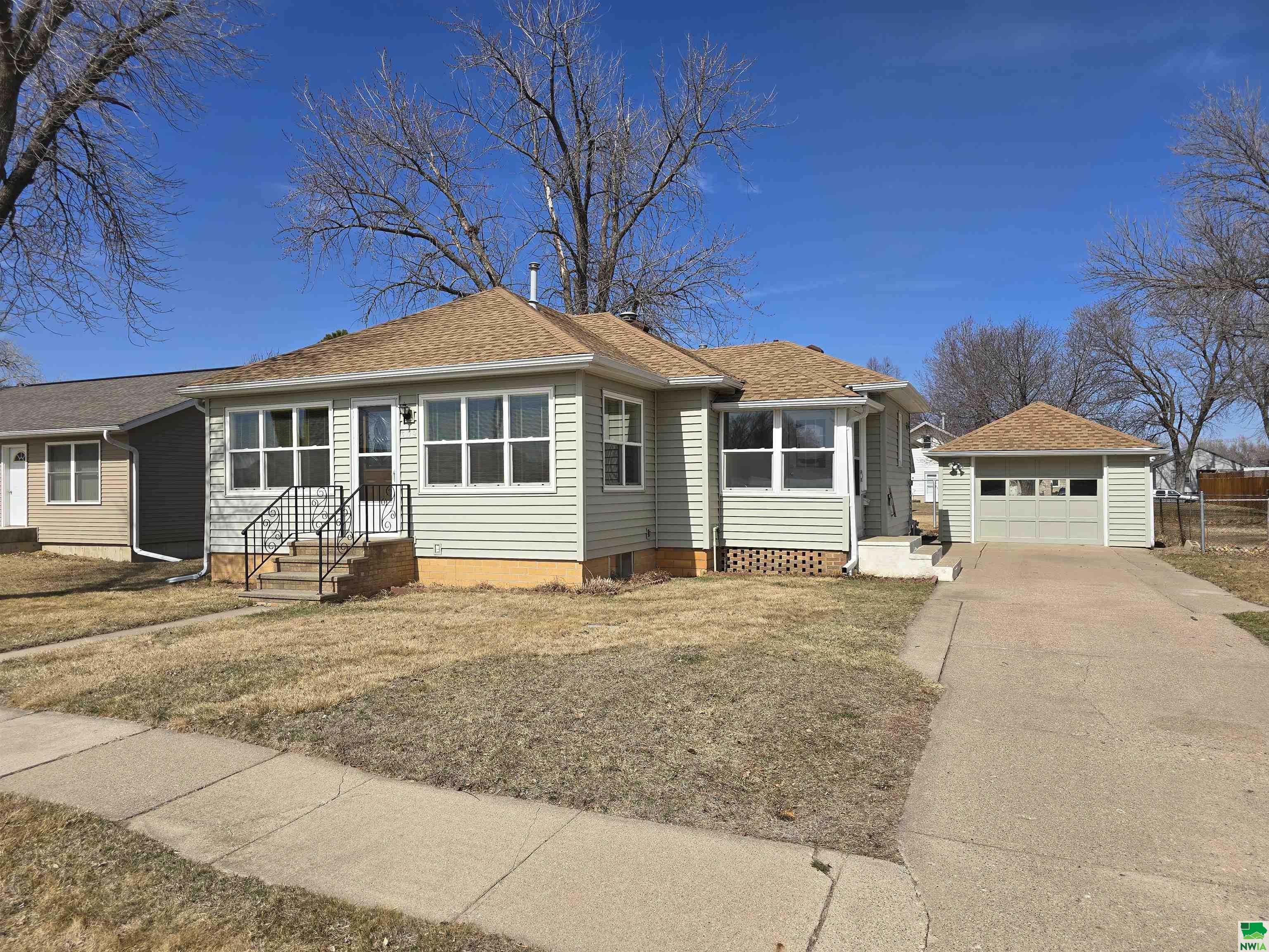 309 28th St W, South Sioux City, NE 68776 