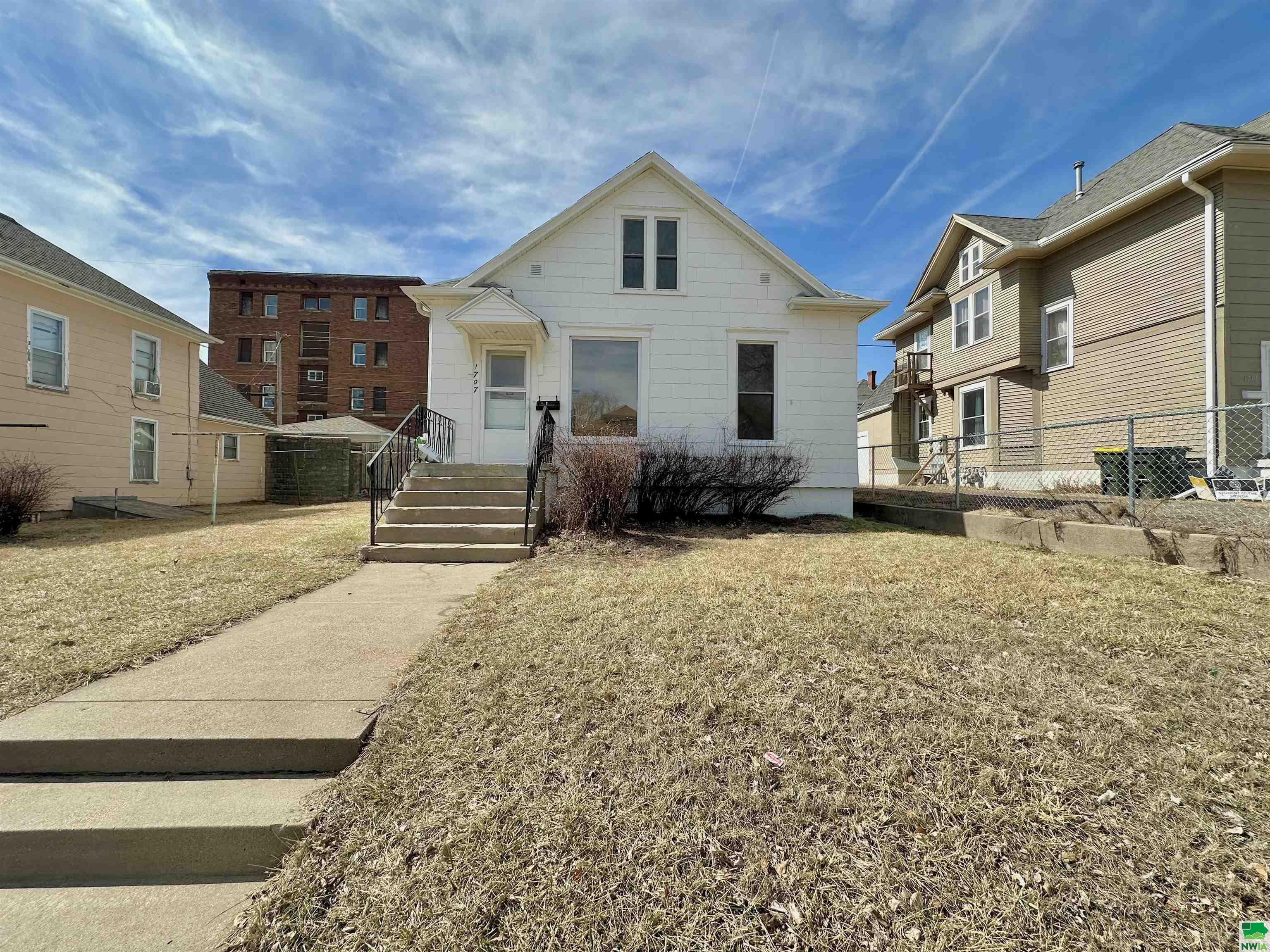 1707 Jones Street, Sioux City, IA 51105 