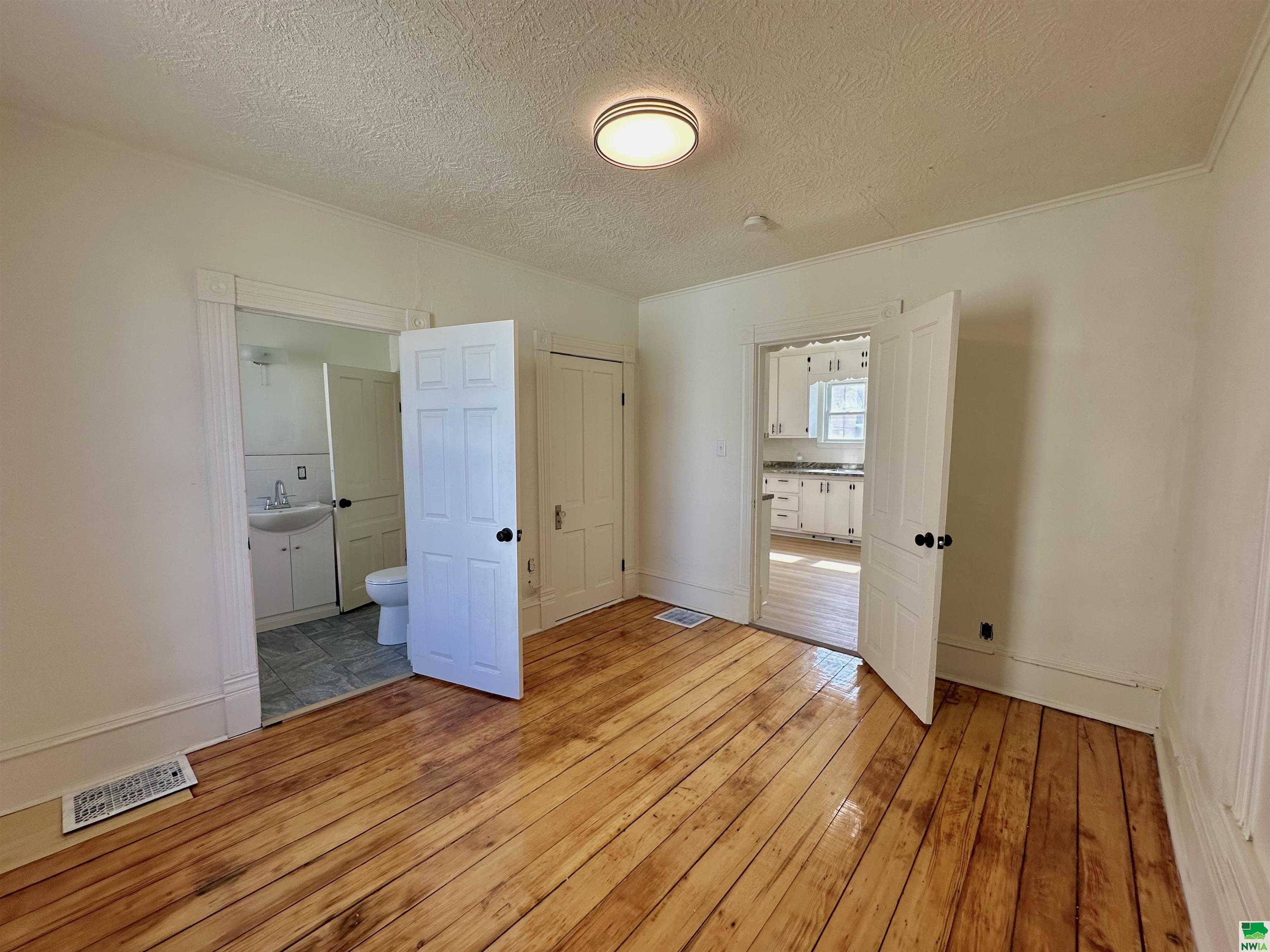 MLS #827979