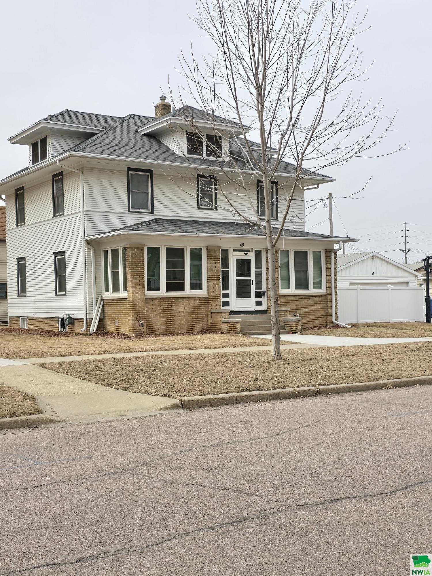 45 3rd Ave. SE, LeMars, IA 51031 