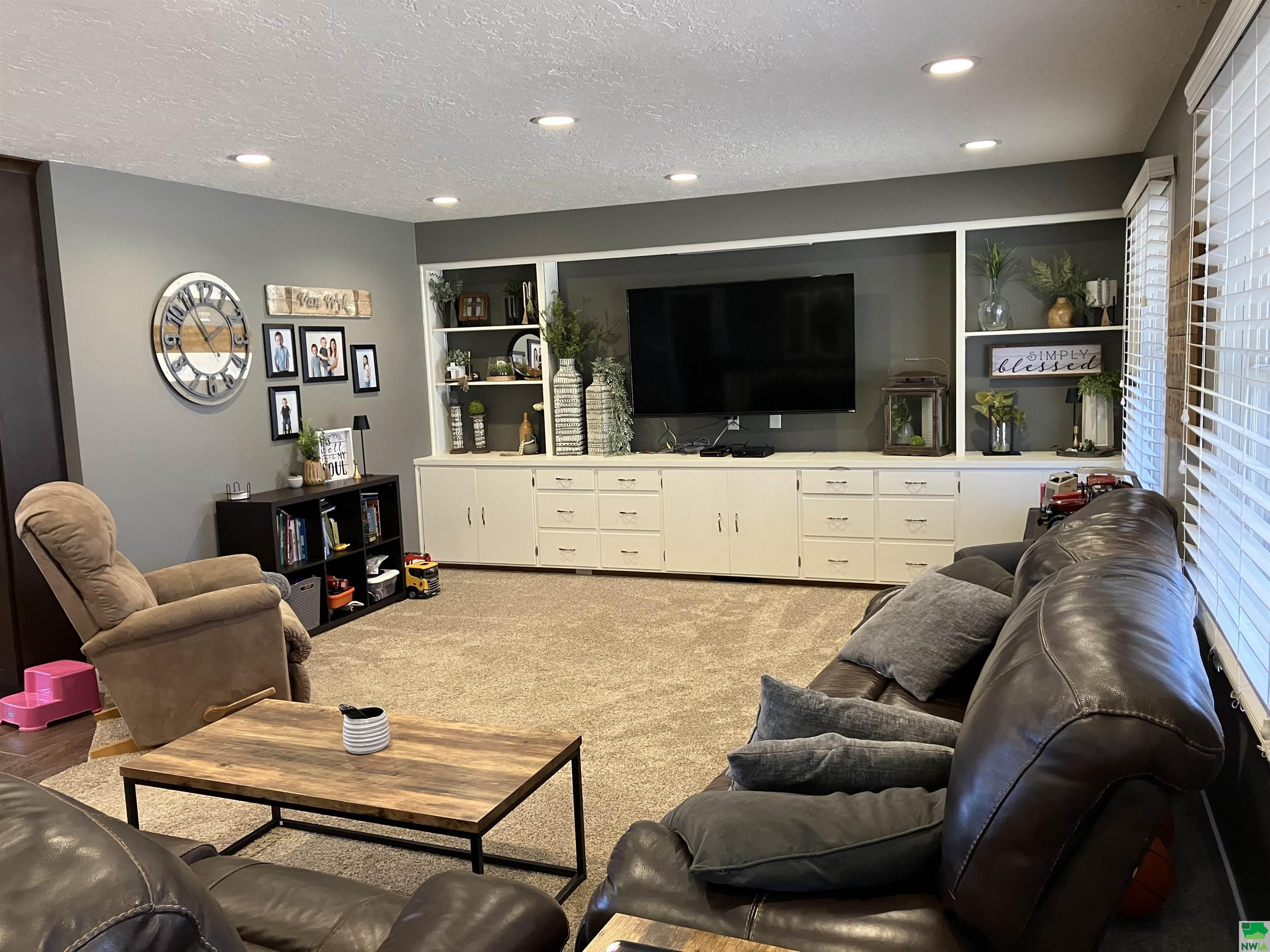MLS #827994