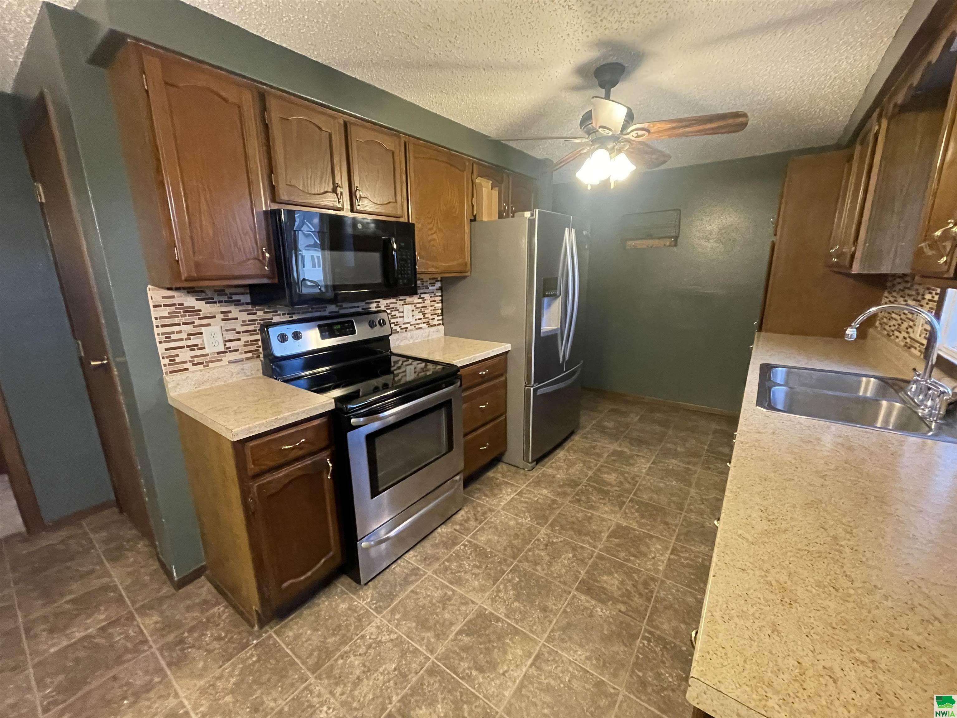 MLS #827995