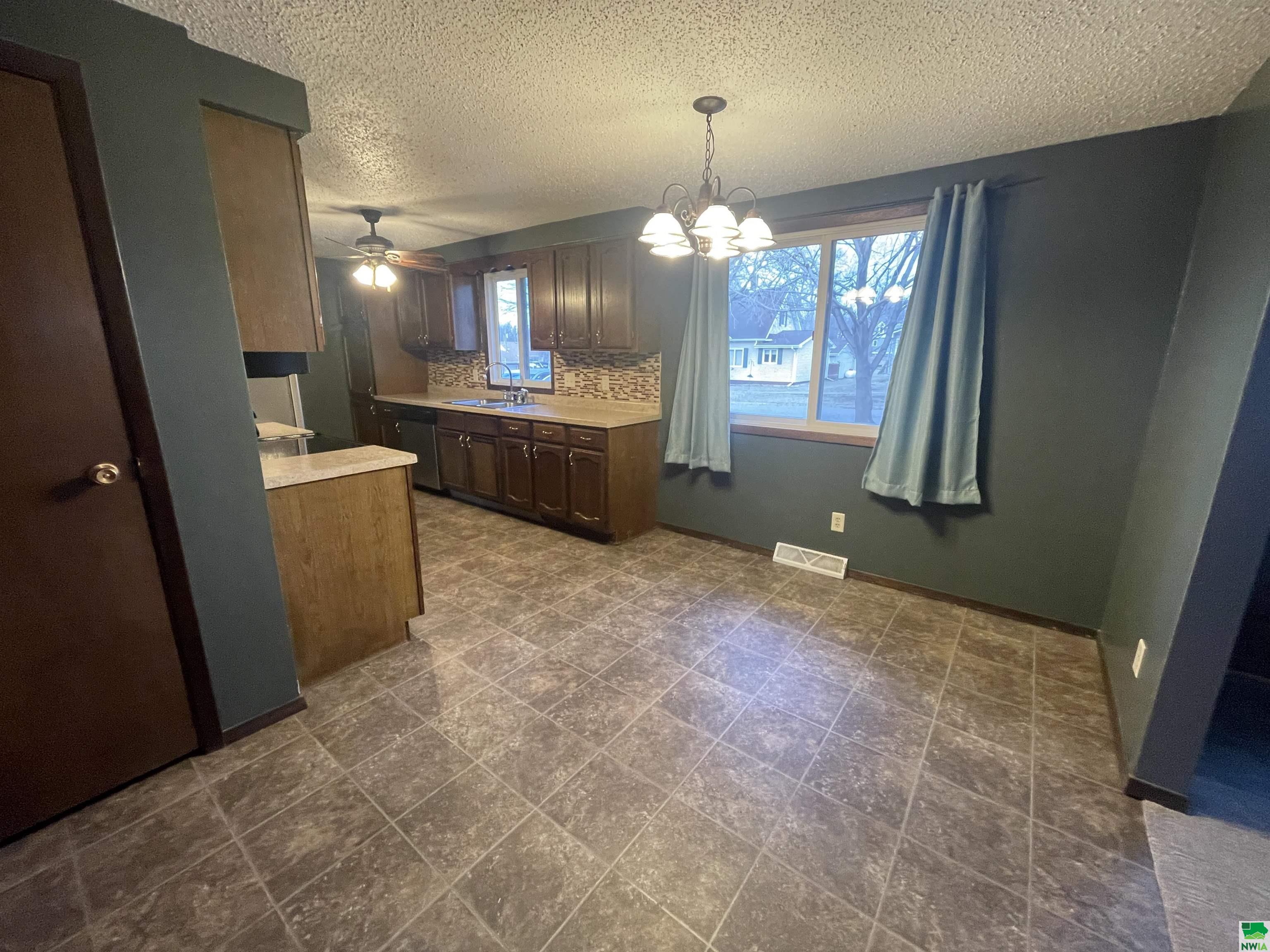 MLS #827995