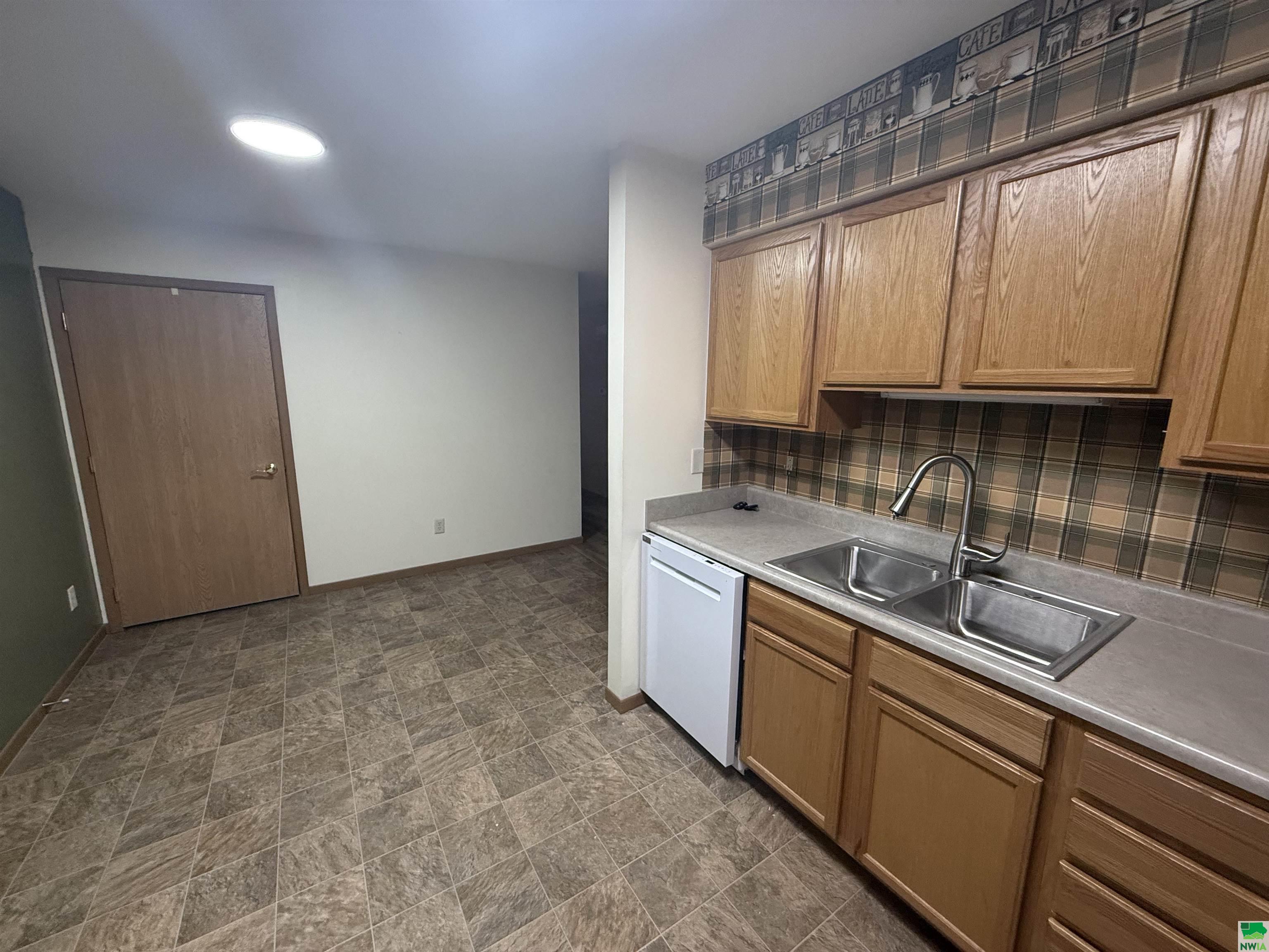 MLS #827999