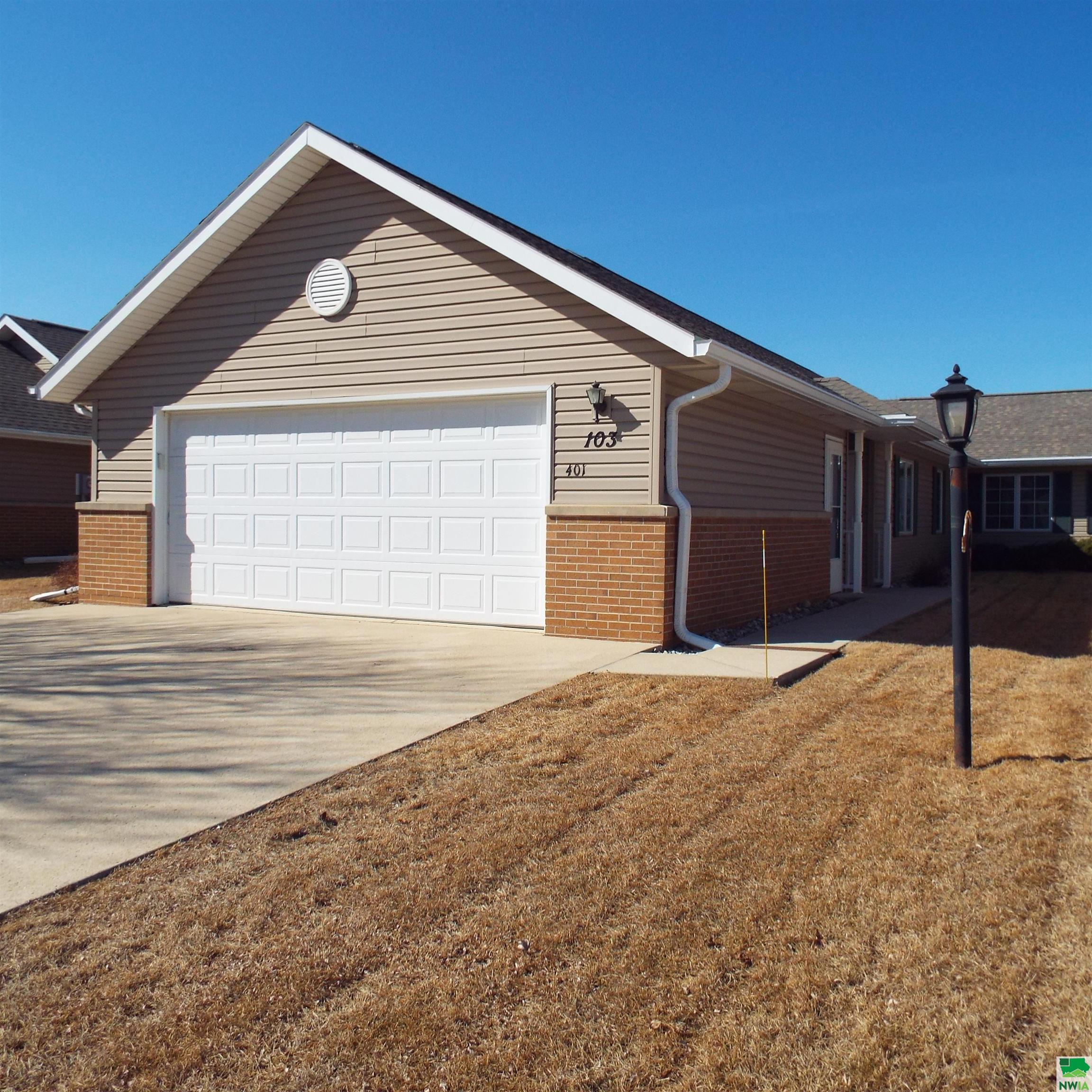 401 15th Avenue NE #103, Sibley, IA 51249 