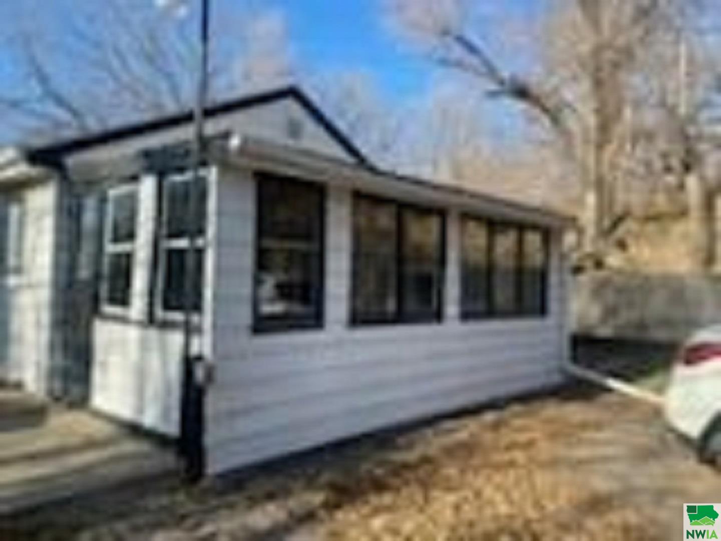 2615 11th, Sioux City, IA 51105 