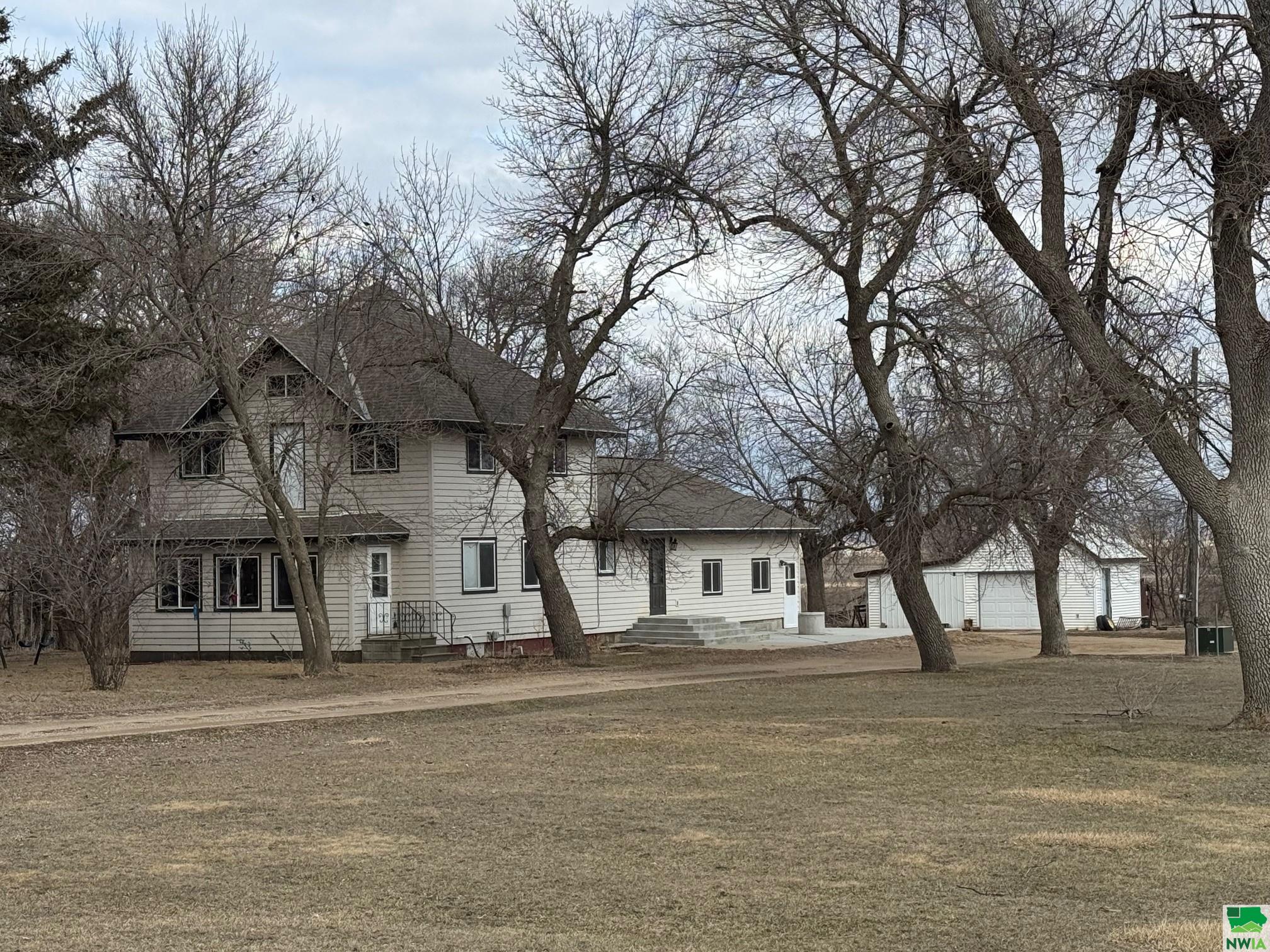 1334 Jackson Ave, Rock Rapids, IA 51246 