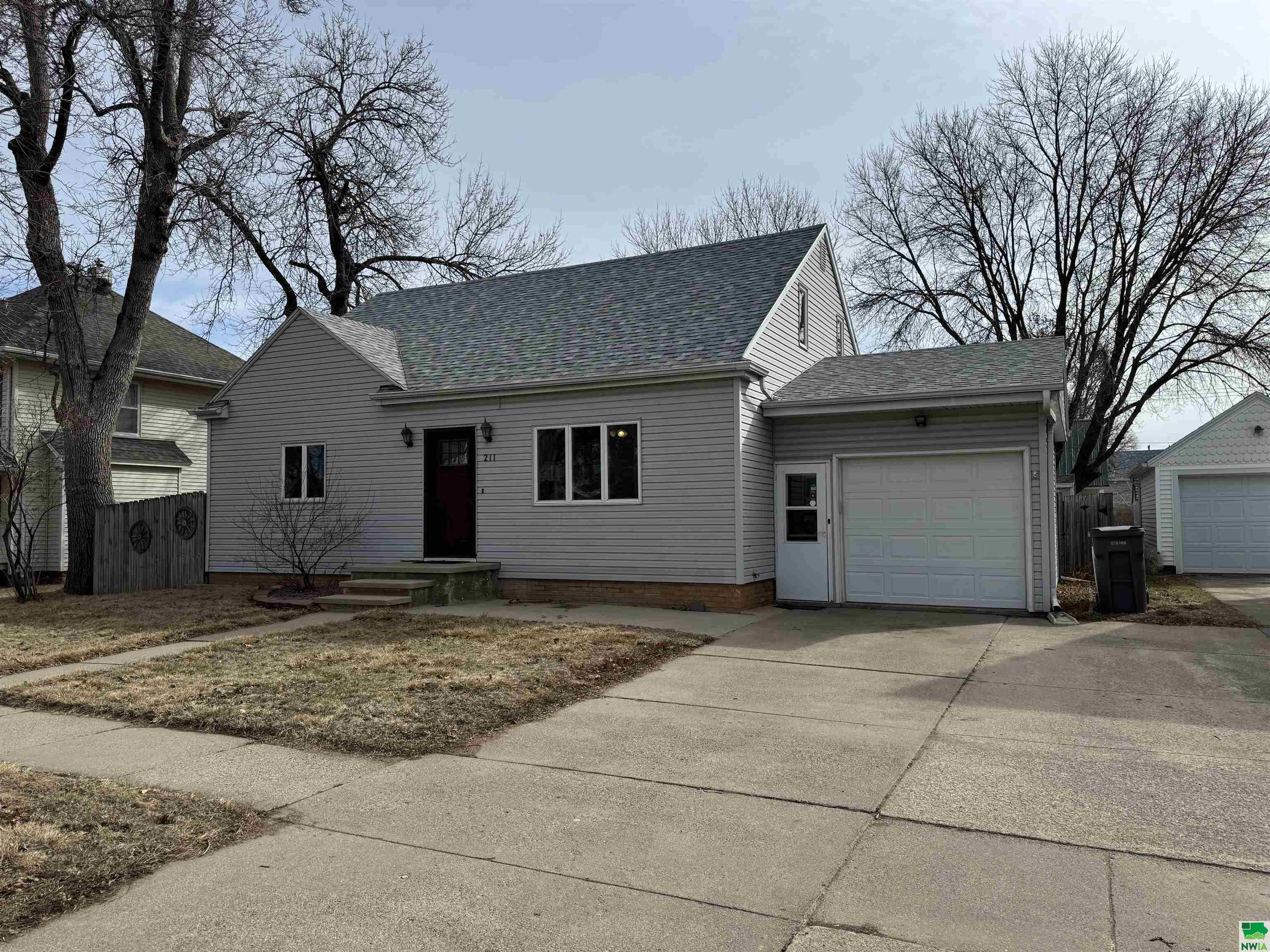 211 Jackson St, Remsen, IA 51050 