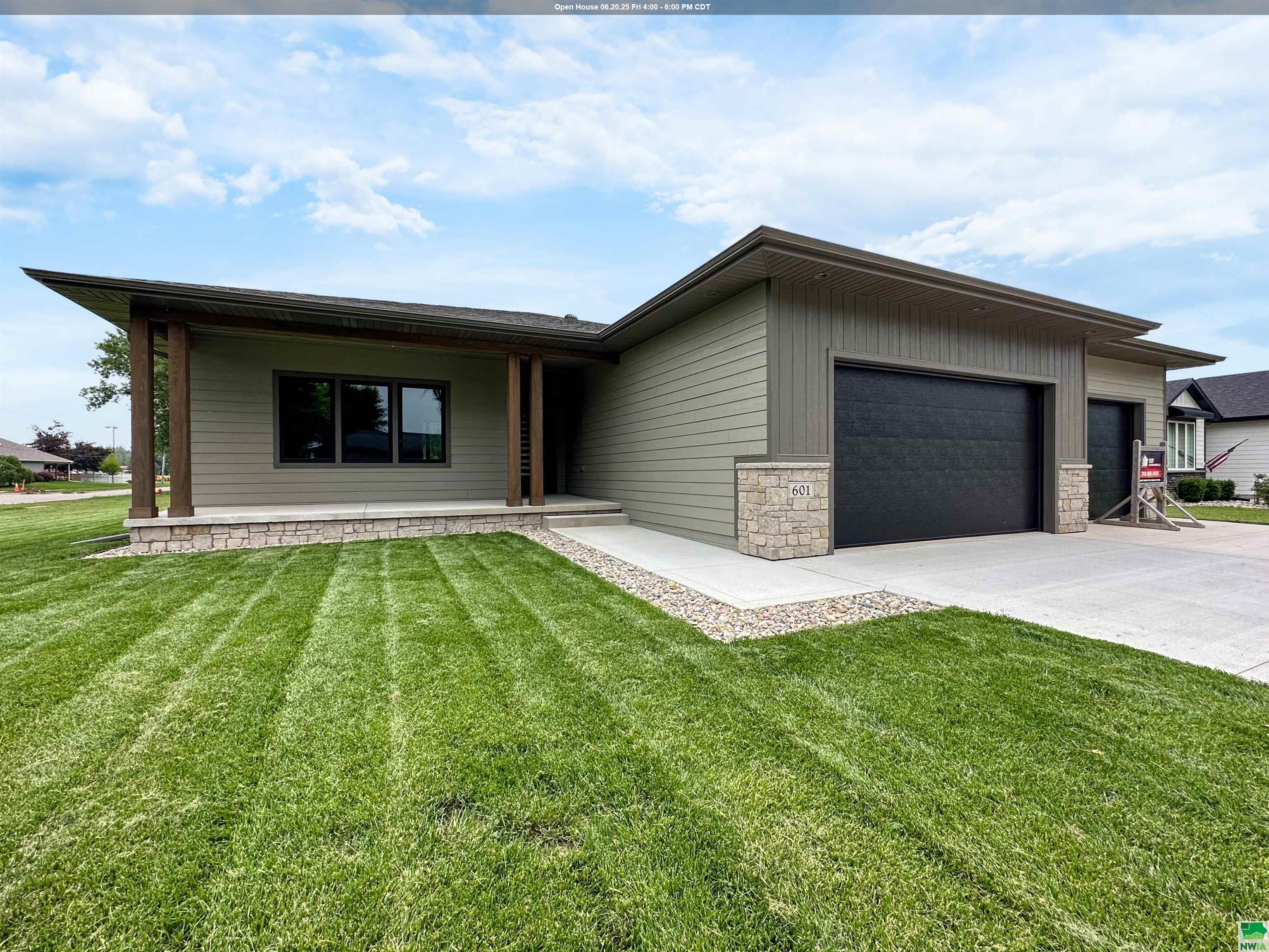 601 Topaz Dr, Sergeant Bluff, IA 51054 