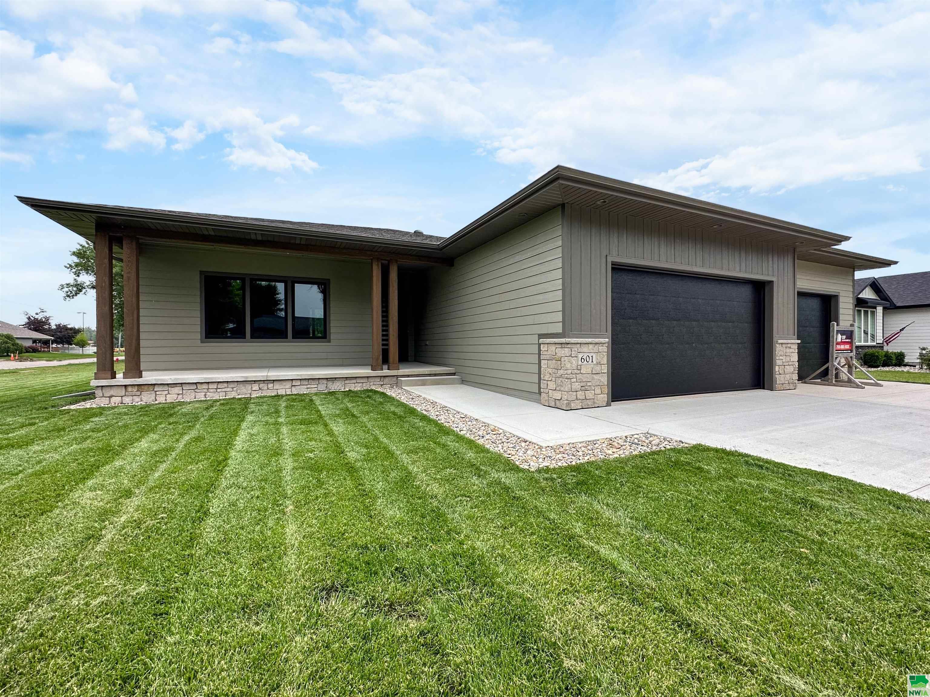 601 Topaz Dr, Sergeant Bluff, IA 51054 